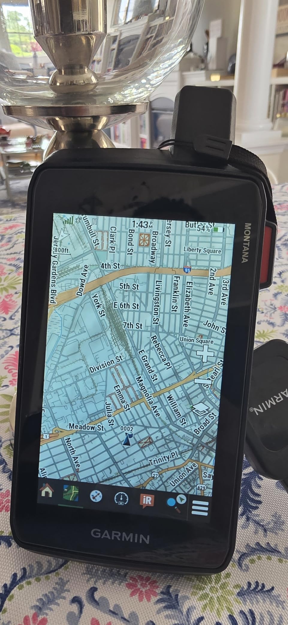 Garmin Montana 760i, Rugged GPS Handheld Navigator with Built-in inReach Technology for SOS and 2-way Texts in Remote Areas, 5