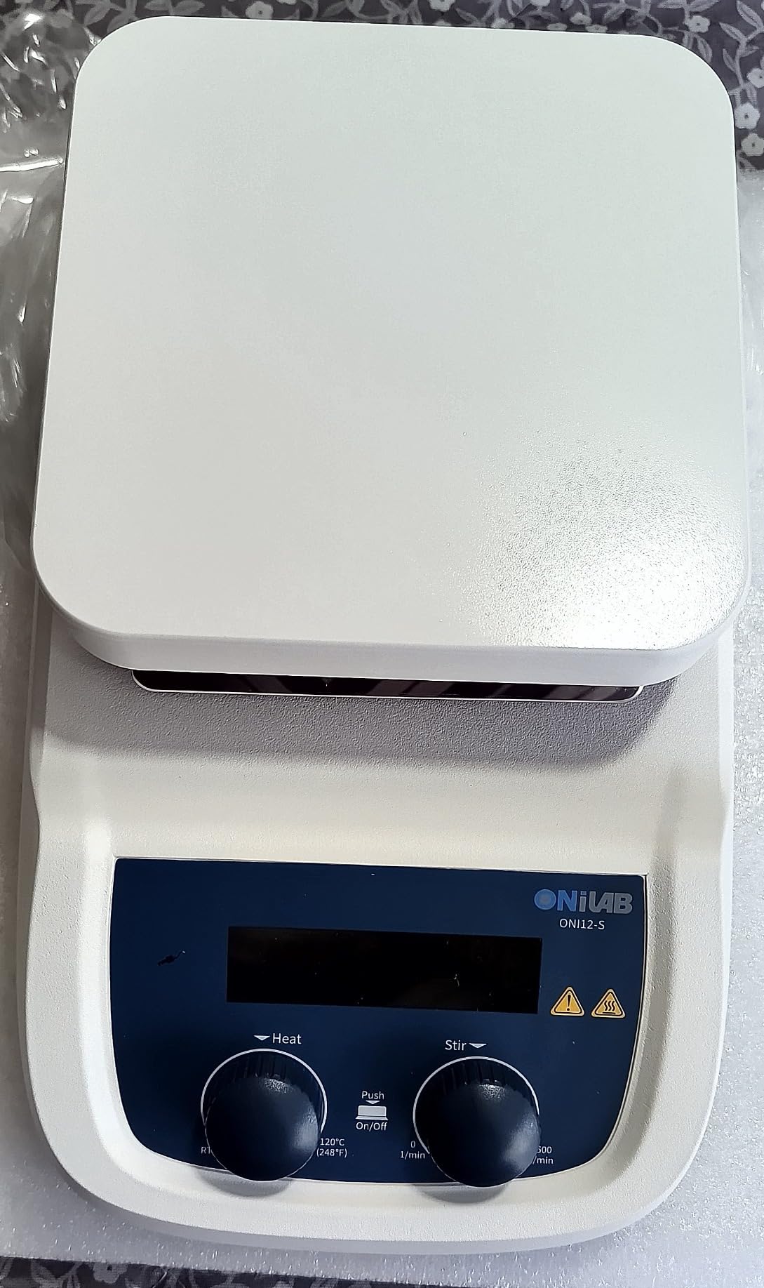 ONiLAB 120℃ 5 inch Round LED Digital Hotplate Magnetic Stirrer with Ceramic Coated Stainless Steel Work Plate, 200-1500rpm,5L,110V,Temp Probe Sensor & Support Stand & Stirring Bar Included customer photo 2