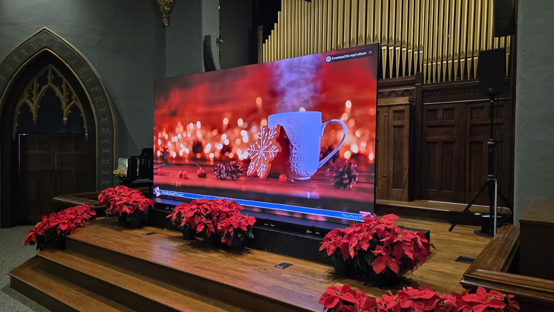 MWE LED Digital Signage Display with Flight Case, P1.86 Spliceable LED Poster Screen with Publishing System, Foldable Advertising Display Kiosk for Events and Rentals, WiFi/USB/HDMI customer photo 2