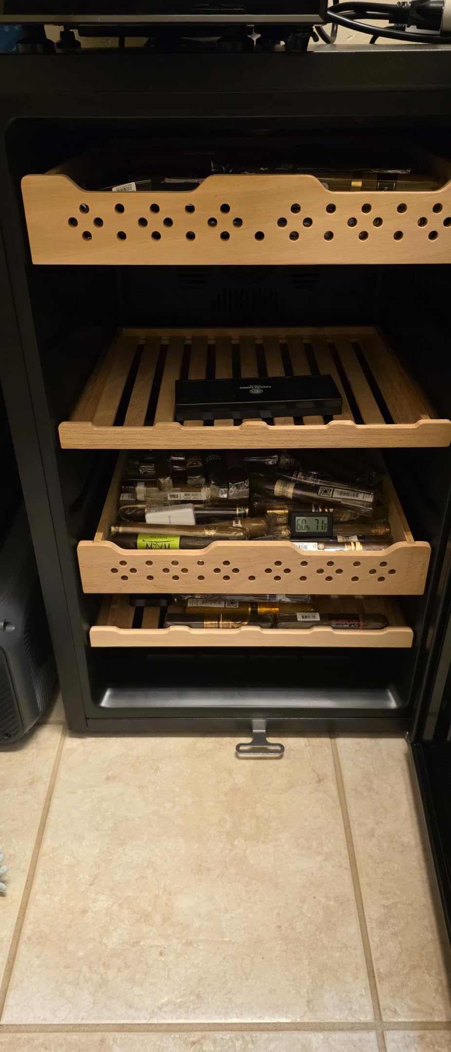 Electric Cigar Humidor, 50L 300 Counts Large Capacity,Thermostatic Cooling Humidor Cabinet with Spanish Cedar Wood Shelves, Digital LED Screen, Safety Lock customer photo 1