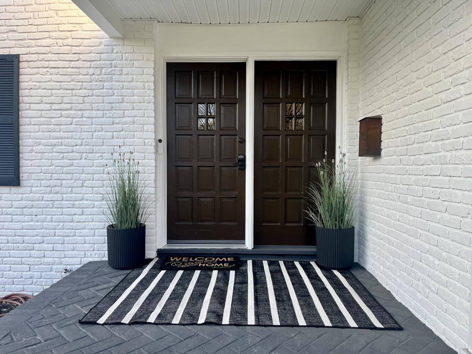 Veradek Demi Series Round Planter for Porch, Patio, Backyard | Durable Plastic-Stone Composite Material | Modern Décor for Tall Plants, Flowers customer photo 1