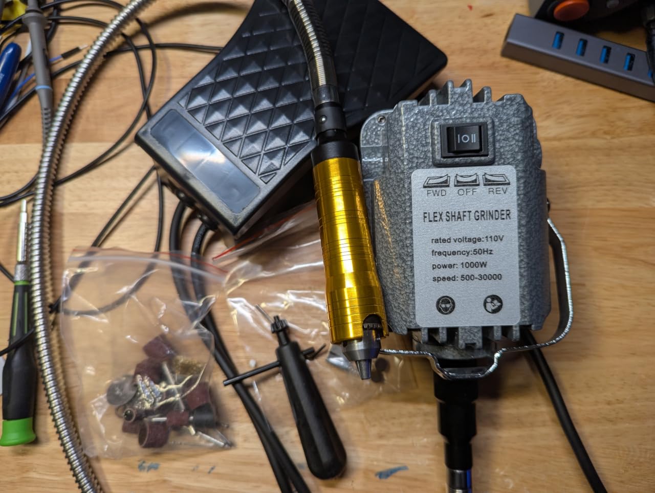 TOAUTO Flex Shaft Grinder, 1000W 30000 RPM Multifunctional Rotary Tool with Hanging System, Accessory Kit, Foot Pedal, and Forward-Reverse Rotation for Carving, Buffing, Drilling, and Polishing customer photo 1