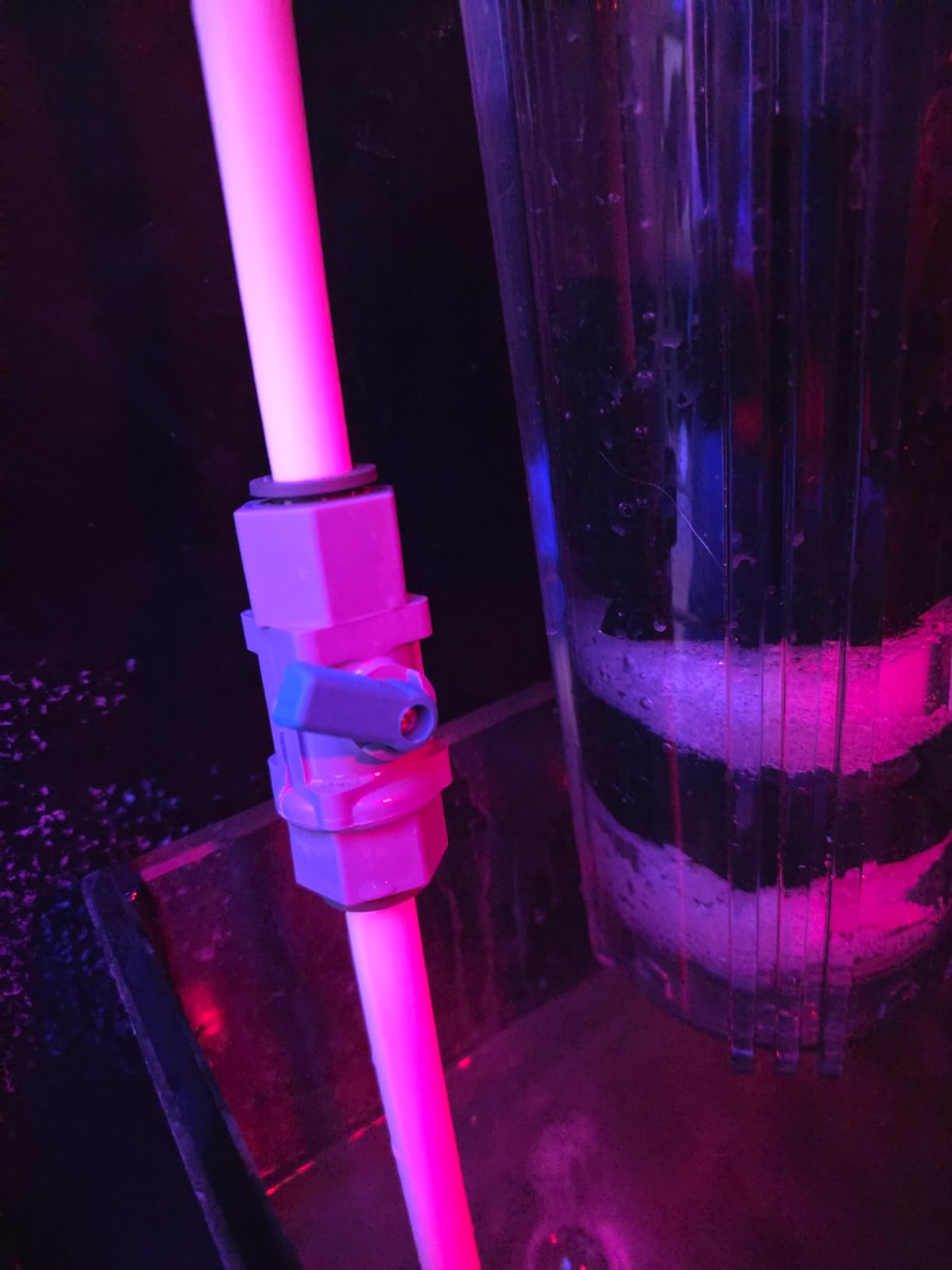 Bulk Reef Supply Media Reactor, 357 GPH - Up Flow Filtration for Fresh and Saltwater Aquariums, Compact & Quiet Design, Easy Mounting and Low Profile customer photo 1