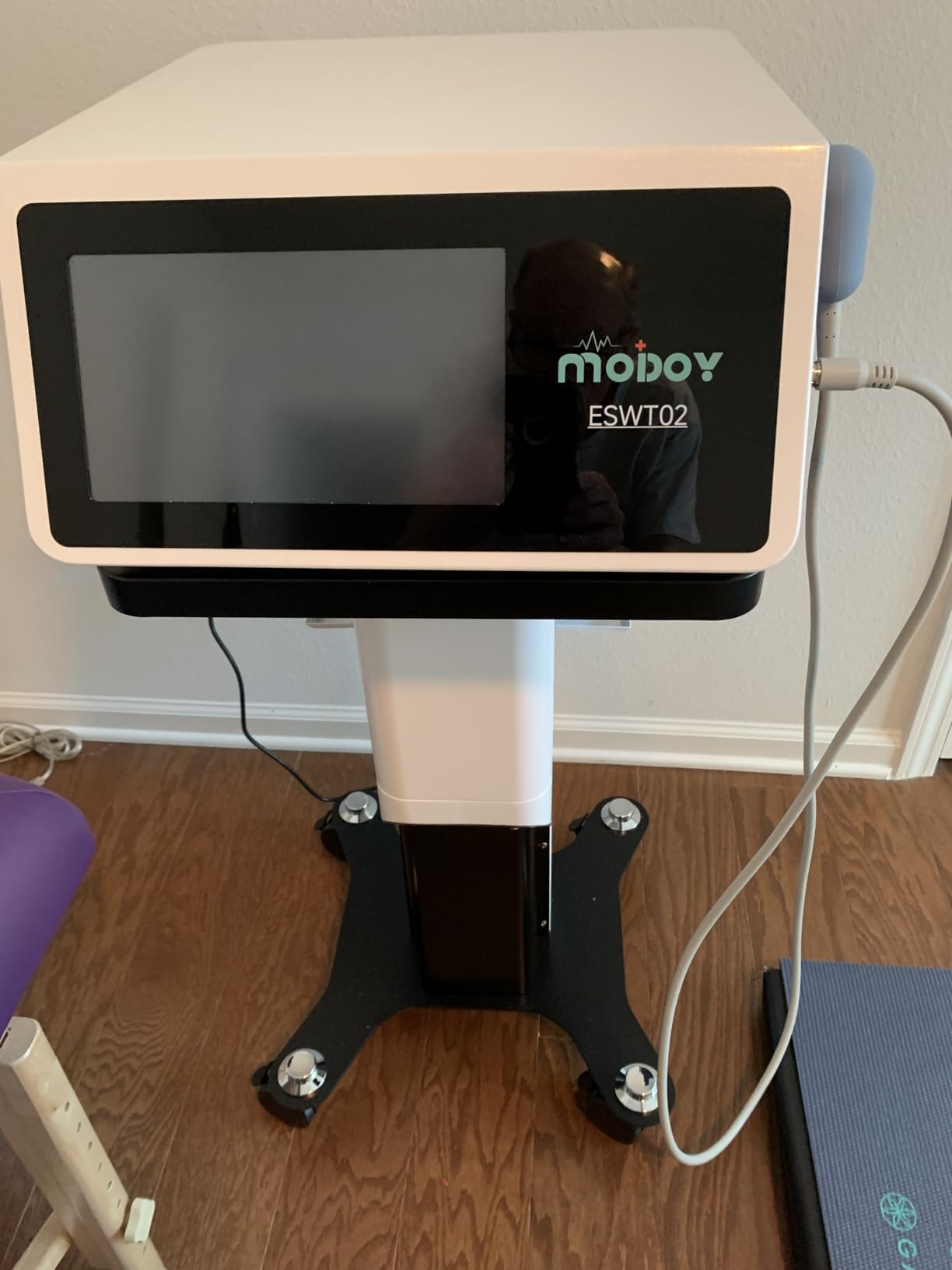 2026 MODOY Shockwave Therapy Machine for Joint/Muscle Pain Relief, FSA/HSA Eligible Shockwave Therapy, Non-Invasive Extracorporeal ESWT Shock Wave Therapy Device, Ideal for Home & Clinical Use customer photo 2