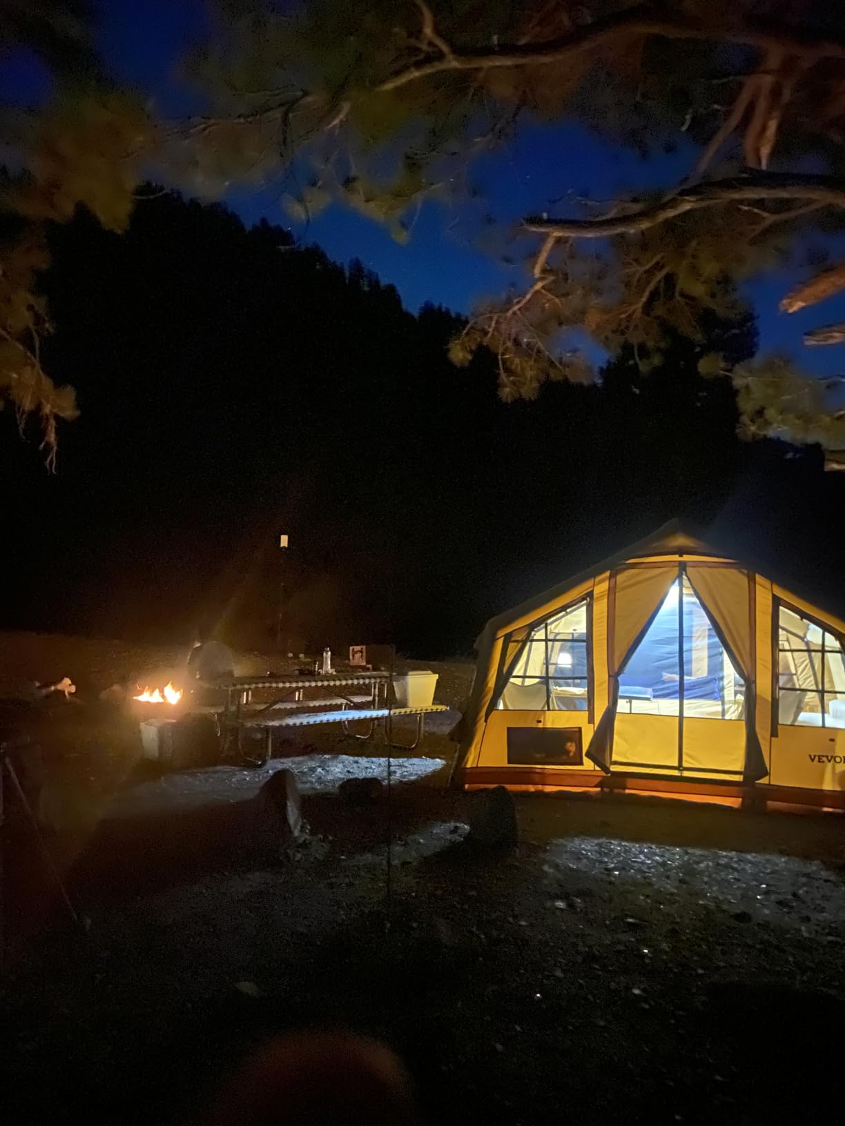 VEVOR Inflatable Tents for Camping, Easy Setup Blow up Tent with Hand Pump, 4 Season Glamping Tent with Stove Jack, Doors & Mesh Windows, Storage Bag Included for Easy Taking customer photo 1