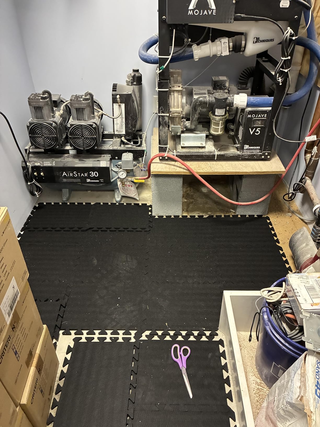 20 Pcs 11x 11 x 0.4 inches Sound Absorbing Interlocking Floor Mats, High Density Non-Slip Anti Vibration Sound proof Pads Acoustic Blankets for Drum Set customer photo 1