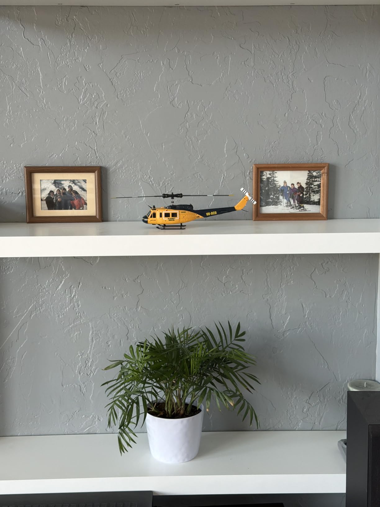 RC ERA C032 RC Helicopter, 1/48 Scale 2.4G 6CH UH-1 Huey Flybarless RC Helicopter, 6-Axis Gyroscope Stabilization, with Altitude Hold & 3D Inverted Flight customer photo 1