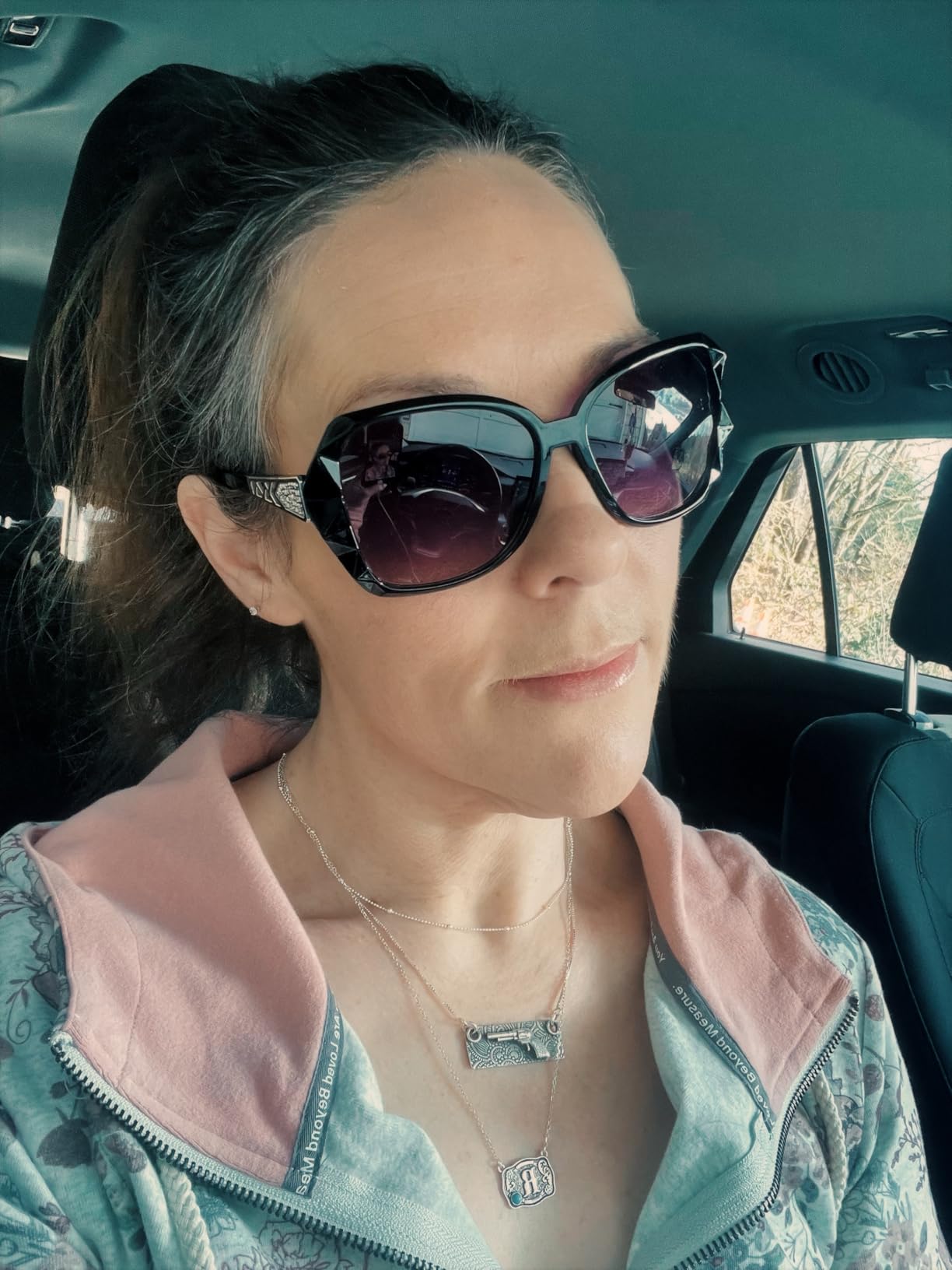 FDA-Cleared Red Light Therapy for Face & Neck, Rechargeable 7-in-1 LED with 850nm & 660nm NIR, Hands-Free Silicone for Anti-Aging, Wrinkle Reduction customer photo 2