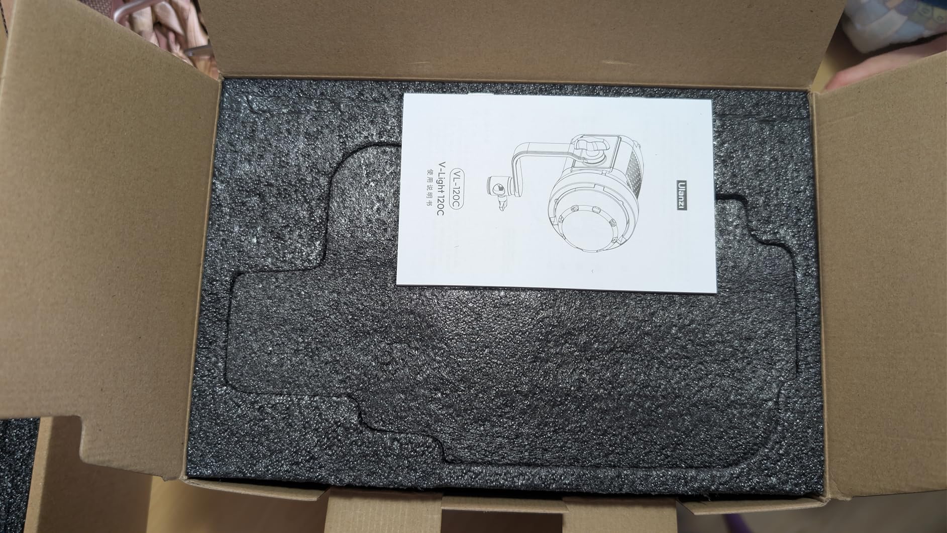 ULANZI RGB Video Light - 120W COB LED Video Light Photography Continuous Output Lighting with Adapter and APP Control, 2700K-6500K 27000lux/m 20 Scenes Bowens Mount for Studio Video Recording, Filming customer photo 1