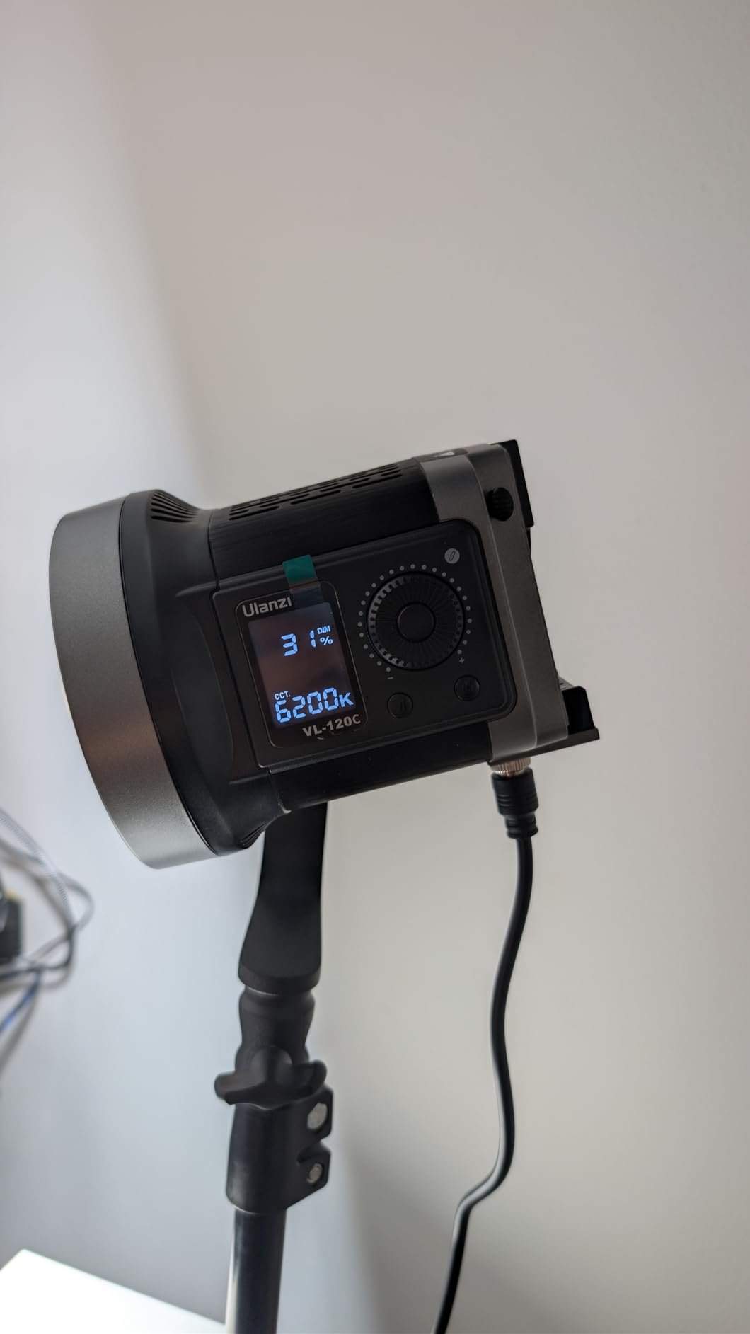 ULANZI RGB Video Light - 120W COB LED Video Light Photography Continuous Output Lighting with Adapter and APP Control, 2700K-6500K 27000lux/m 20 Scenes Bowens Mount for Studio Video Recording, Filming customer photo 2