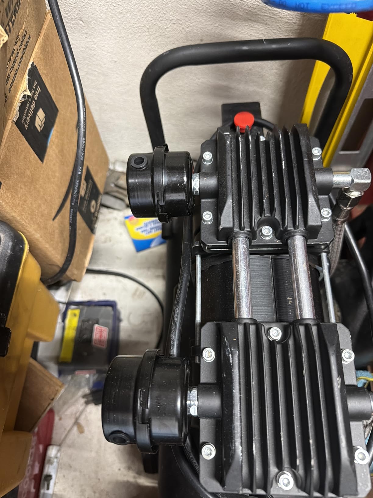 MZB 2.4 Gallon Ultra Quiet Air Compressor 110V/60Hz 1.2HP 5.65CFM, MAX 115PSI Steel Tanks Oil-Free 70dB Noise Level Air Compressor with Wheels for Spray Painting, Auto Repair, Carpentry Decoration customer photo 1