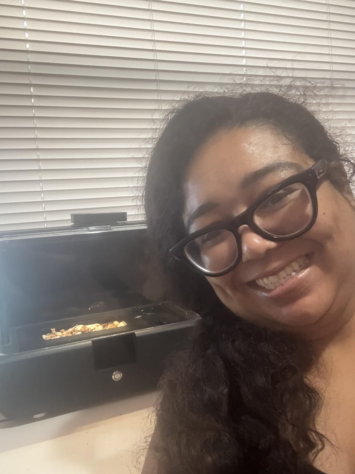 Smart Mushroom Growing Kit - Harvest in 7 Days | Grow Lion's Mane, Reishi & Rare Mushrooms You Can't Buy Anywhere Else | AI-Powered Humidity, O2 and Lighting + Timelapse Camera | Matte Black customer photo 1