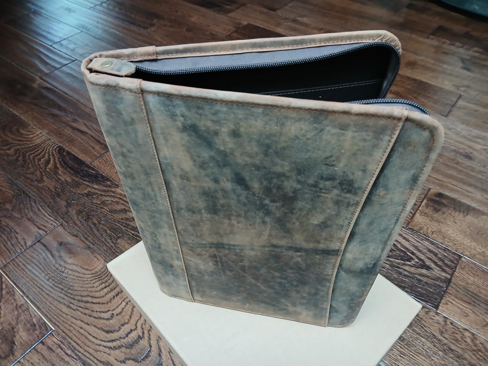 Leather Padfolio with Zipper - Business Portfolio for Men and Women, Legal Pad Portfolio, Leather Folder, Professional Padfolio for Meetings and Interviews customer photo 2