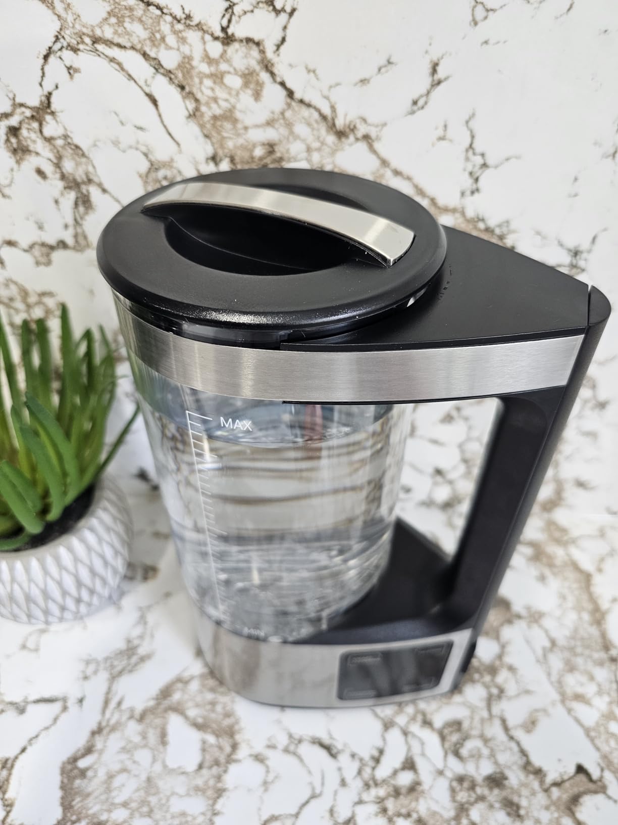 Hydrogen Water Bottle 68oz, Hydrogen Water Bottle Generator with SPE and PEM Technology, Alkaline Hydrogen Water Machine, Balanced Water PH Levels customer photo 1