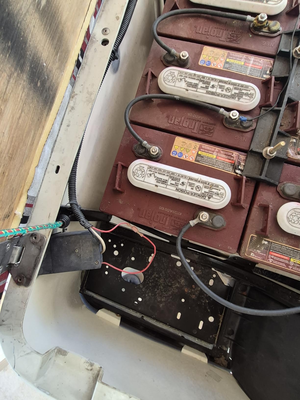 LOSSIGY 36V Lithium Golf Cart Battery, 36 Volt 100Ah LiFePO4 Battery with 25A Lithium Charger, Perfect for Golf Carts, Trolling Motors, Marine, Built in 200A BMS, Peak Current 1000A customer photo 2