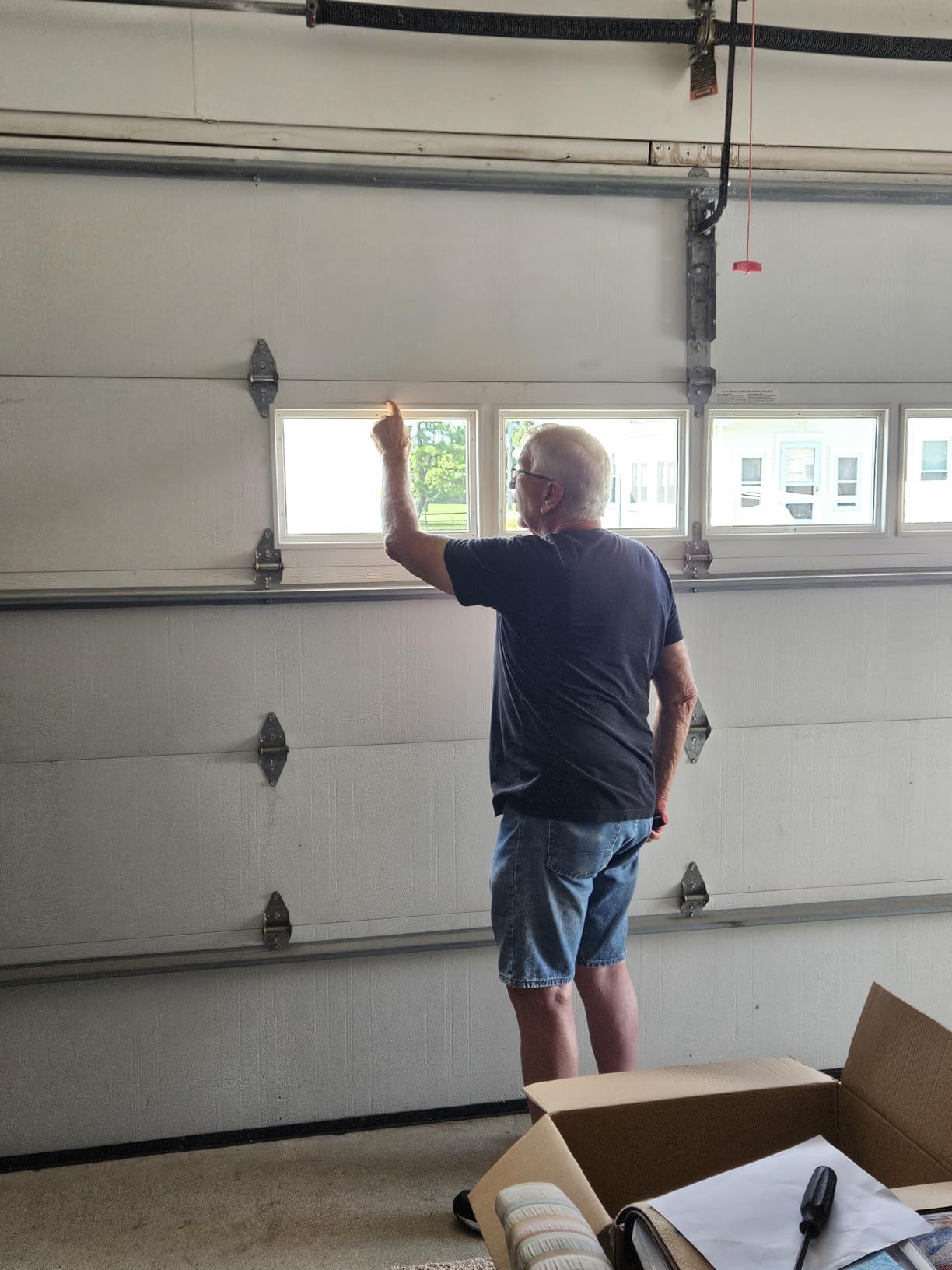 4 Pack Garage Door Windows, Replacement Vinyl Window Inserts with UV Resistant Resin Glass for Garage Doors, 20.8 x 13.8 inch (Clear Design) customer photo 1