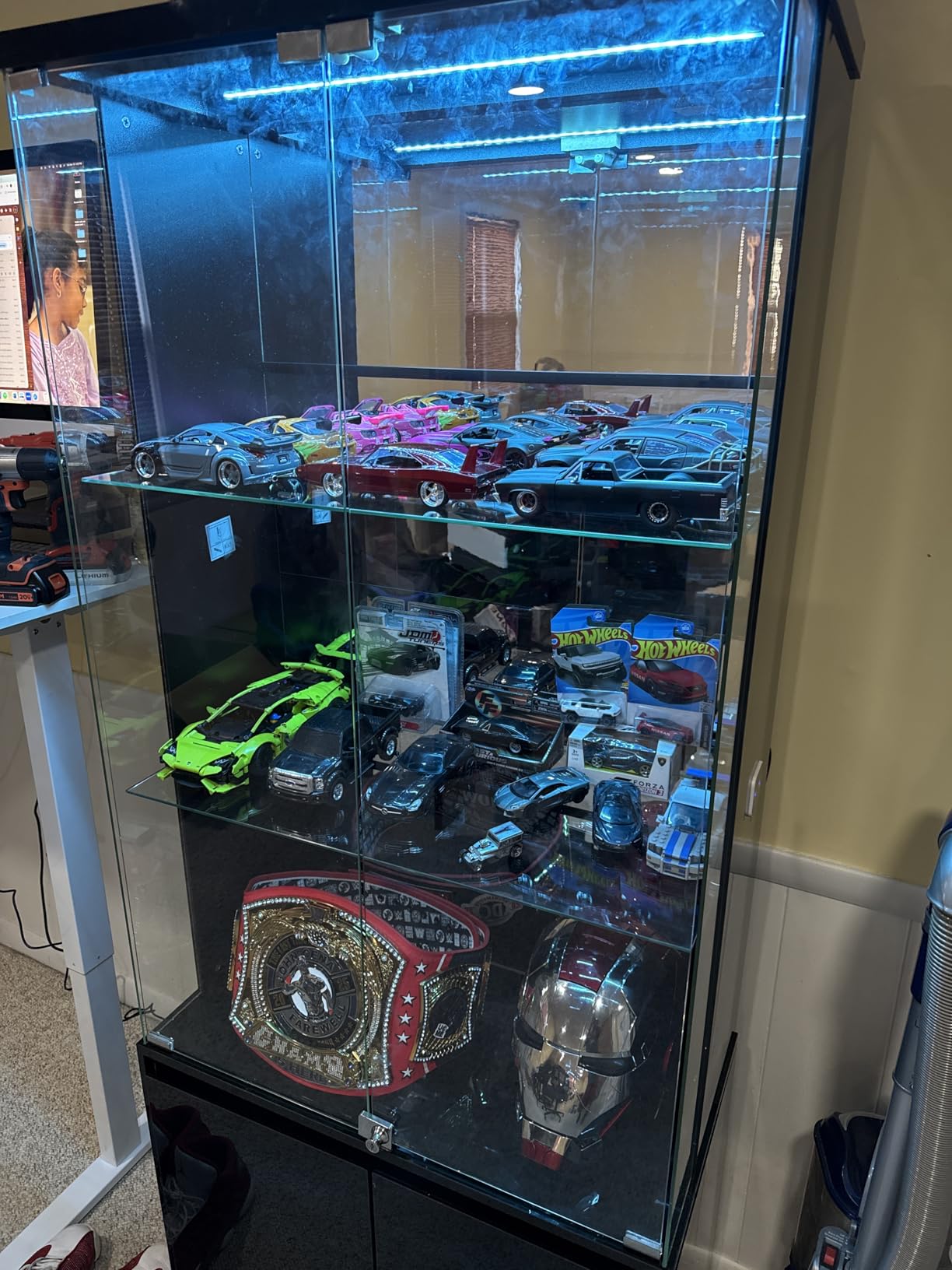 Lvifur Lockable Curio Display Cabinet with Glass Door,65