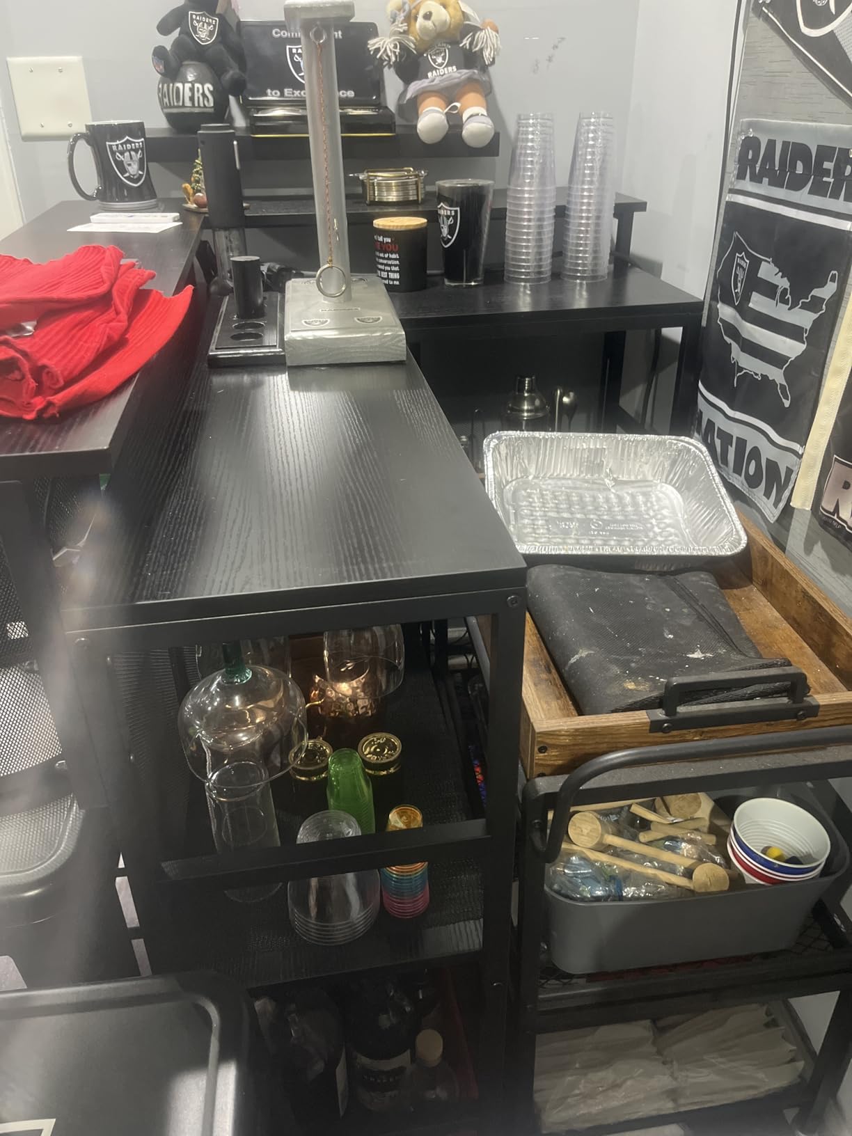 HOOBRO Home Bar Unit, L-Shaped Bar Table with Glasses Holder, and 4-Tier Shelves, Corner Mini Coffee Liquor Cabinet with Footrest, with LED Light APP Control for Home, Kitchen, Pub, Black BK129DBT01 customer photo 2