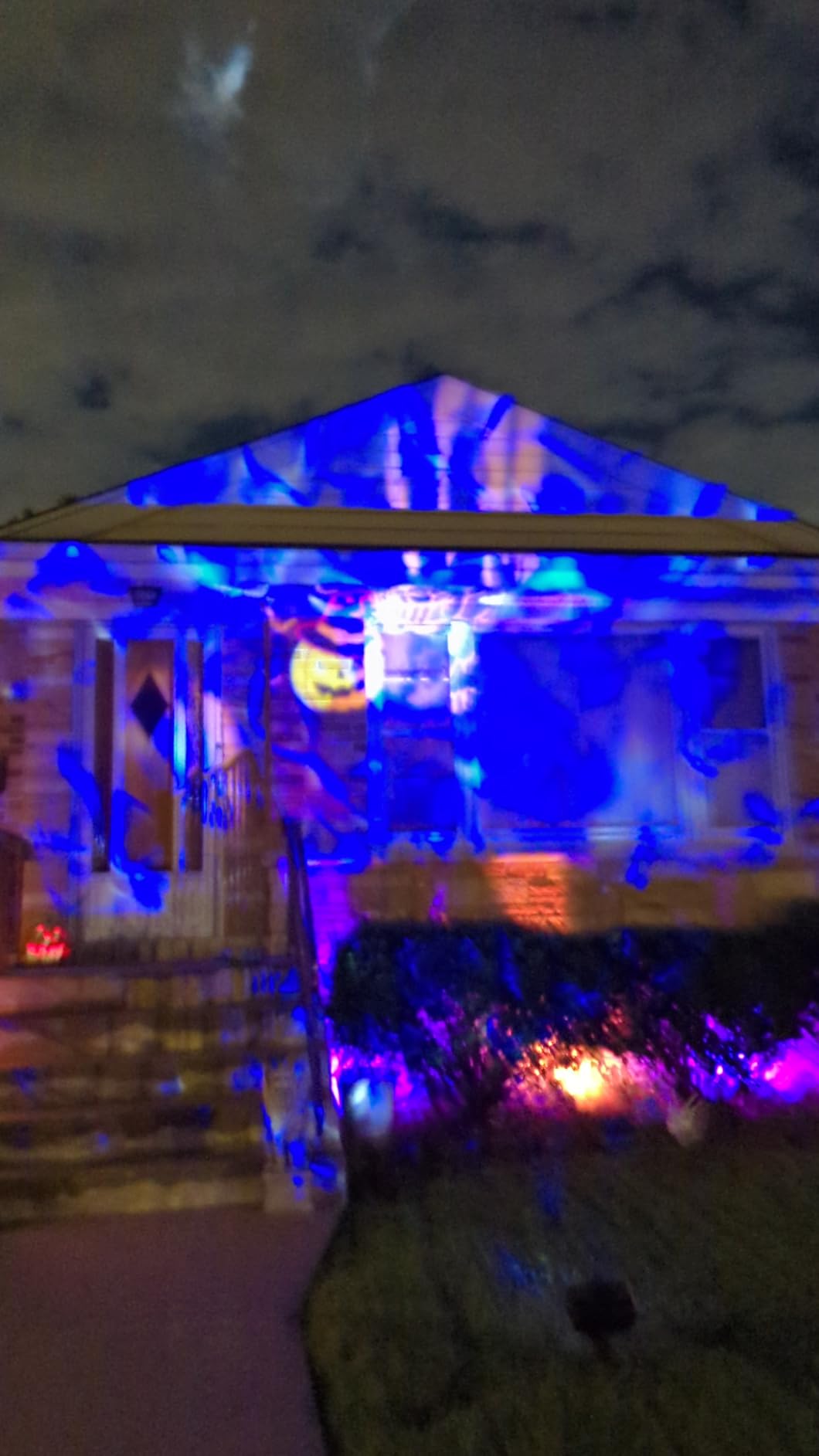 Govee Outdoor Decoration Projector Light, Upgraded LED Snowflake Projector, 180 Degree Rotation, 20 HD Effects & 58 Scene Modes with App Control, IP67 Compatible with Alexa, Google Assistant, Matter customer photo 1