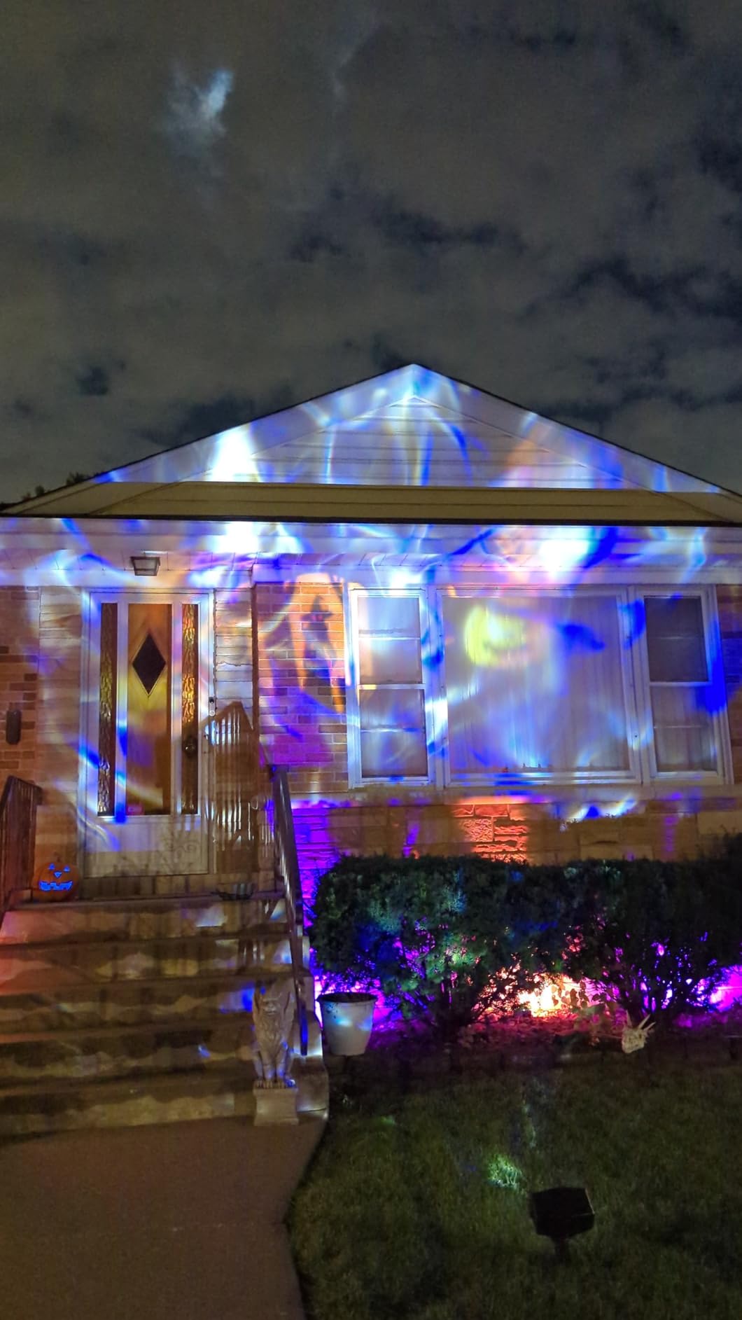 Govee Outdoor Decoration Projector Light, Upgraded LED Snowflake Projector, 180 Degree Rotation, 20 HD Effects & 58 Scene Modes with App Control, IP67 Compatible with Alexa, Google Assistant, Matter customer photo 2