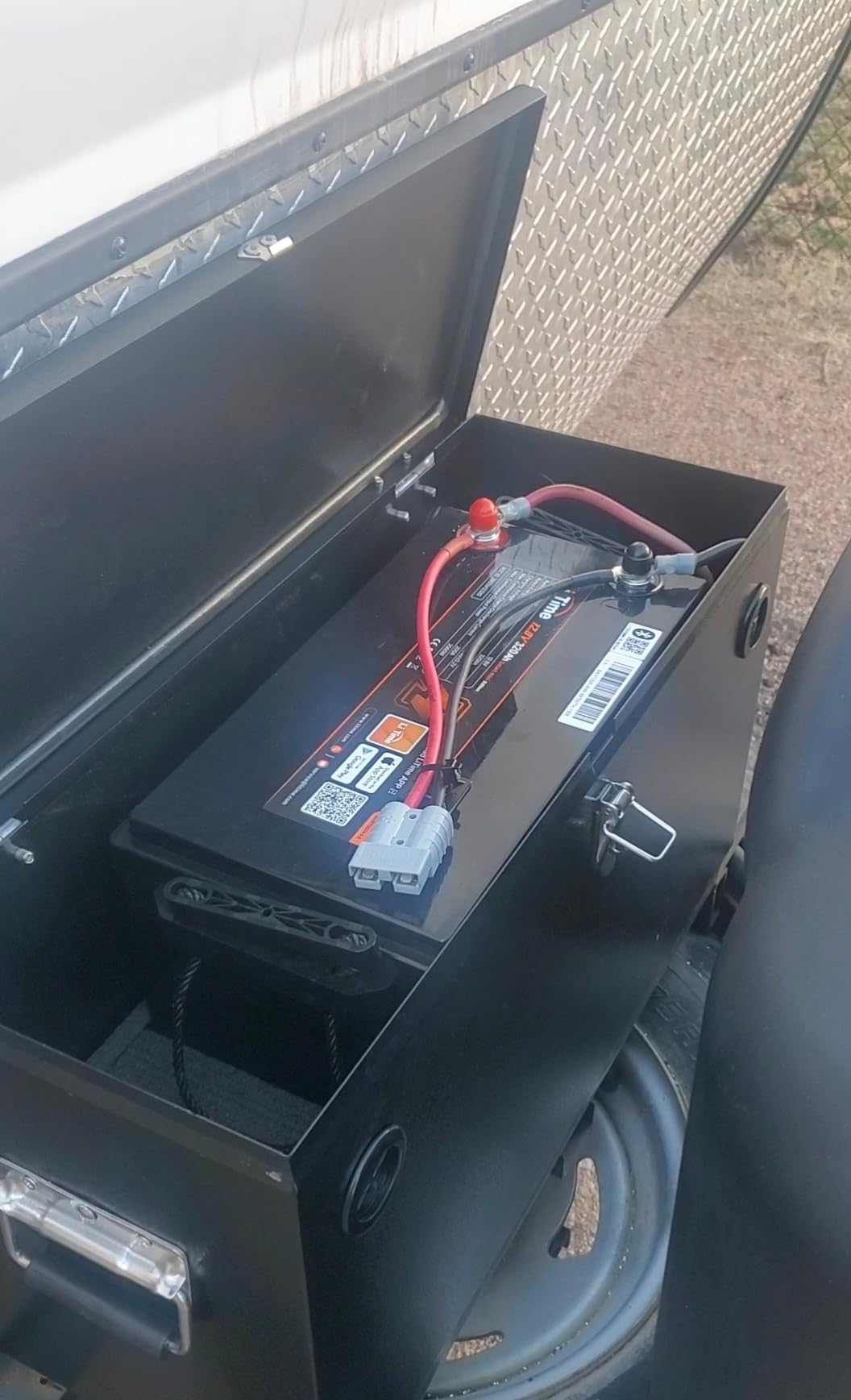 LiTime12.8V 320Ah Mini LiFePO4 Battery, 4000+ Deep Cycles Bluetooth Lithium Battery, IP65 Waterproof, Backup Power for RV, Travel Trailer, Trolling Motor customer photo 2