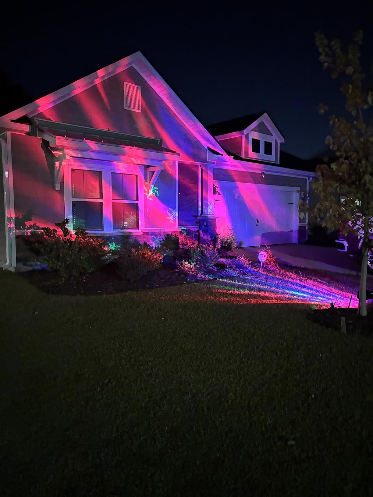 Govee Outdoor Projector Light, Upgraded Aurora Star Projector with 16 RGB Patterns, 50+ Scene Modes for Indoor & Outdoor Holiday Decor, Works with Alexa, Google, Matter, IP65 Waterproof customer photo 2