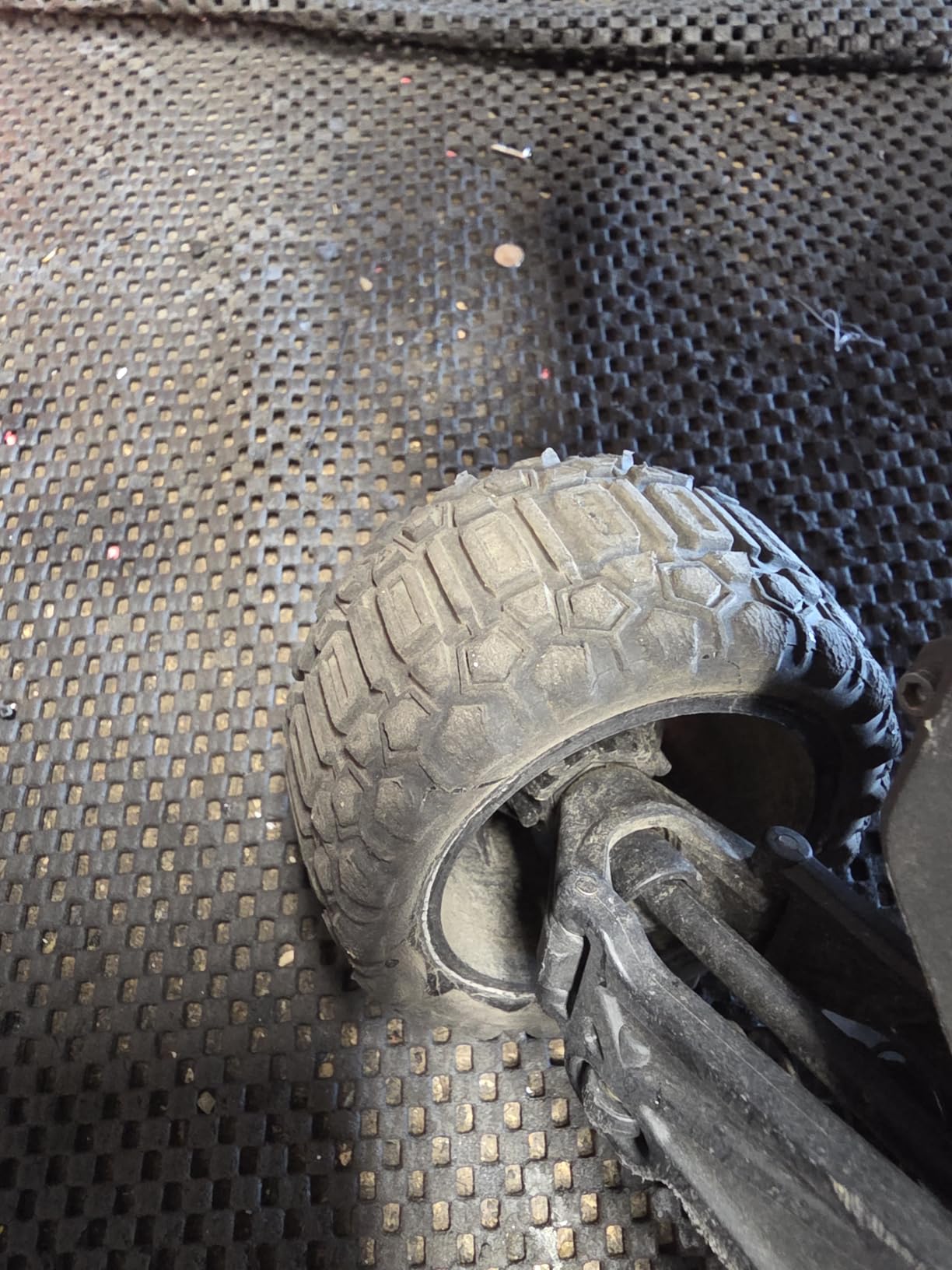 UDIRC Fast RC Cars for Adults, Upgradable 56 MPH, Heavy Duty RC Truck, 4X4 Off Road All Terrain 2.4Ghz RTR 1:16 Remote Control Car, Monster Truck with 2 Rechargeable Batteries for Beginners and Boys customer photo 1