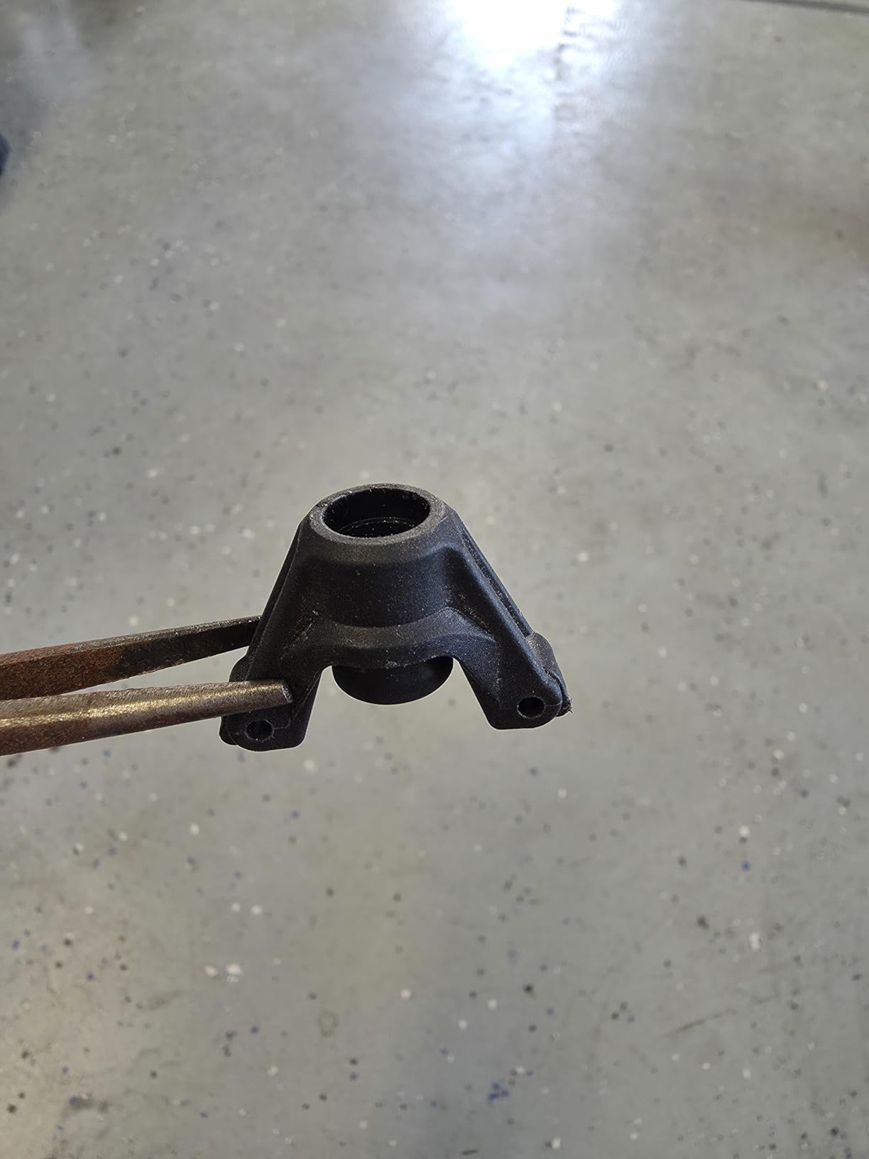 UDIRC Fast RC Cars for Adults, Upgradable 56 MPH, Heavy Duty RC Truck, 4X4 Off Road All Terrain 2.4Ghz RTR 1:16 Remote Control Car, Monster Truck with 2 Rechargeable Batteries for Beginners and Boys customer photo 2