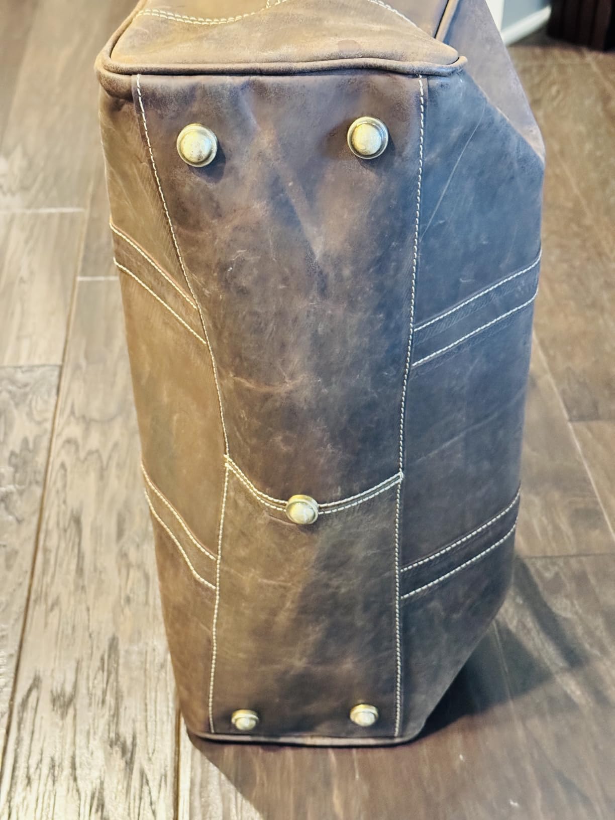 Genuine Leather Duffle Bag for Men & Women - Stylish Travel Weekender Bag with Shoulder Strap - Overnight, Gym, or Carry-On Luggage Bag customer photo 1