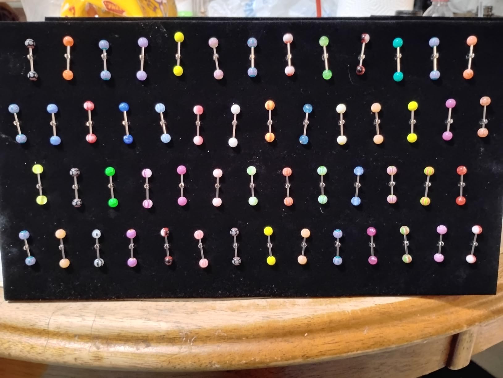 MOOCA Temper Glass Top Jewelry Display Case with Tempered Glass Lid and 54 Clip Body Jewelry Display Pad for Belly Button Rings, Tongue Rings, and Industrial Barbell Organizer, Black Tray-White Pad customer photo 2