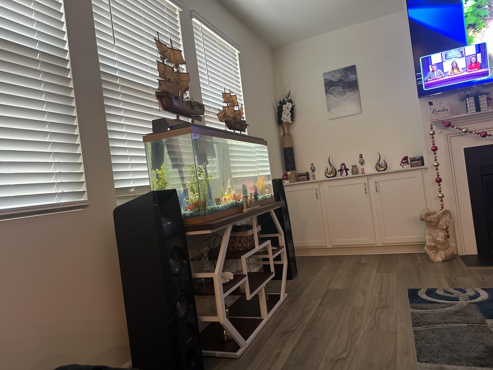 YITAHOME Heavy Duty 55-75 Gallon Fish Tank Stand with Power Outlet, Marble Aquarium Stand for Fish, Turtle, Reptile Terrarium, Shelves for Fish Tank Accessories Storage, 860LBS Capacity, White & Walnut customer photo 1