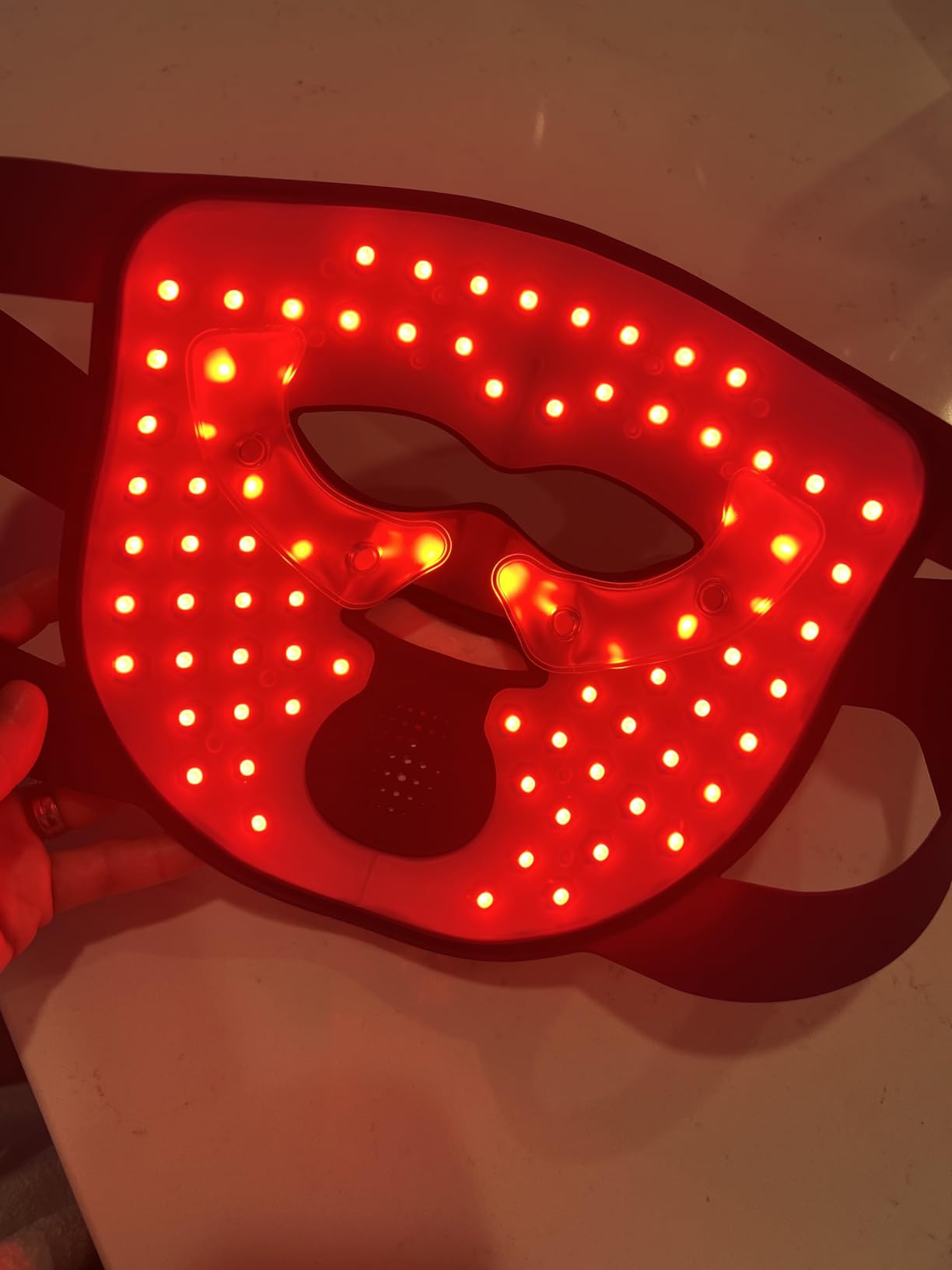 INIA Glow 4D Wireless Red Light Therapy Mask for Face - Dual NIR, 320 LEDs, 4 Modes, Under-Eye Cooling, Cordless & Rechargeable LED Face Mask customer photo 1