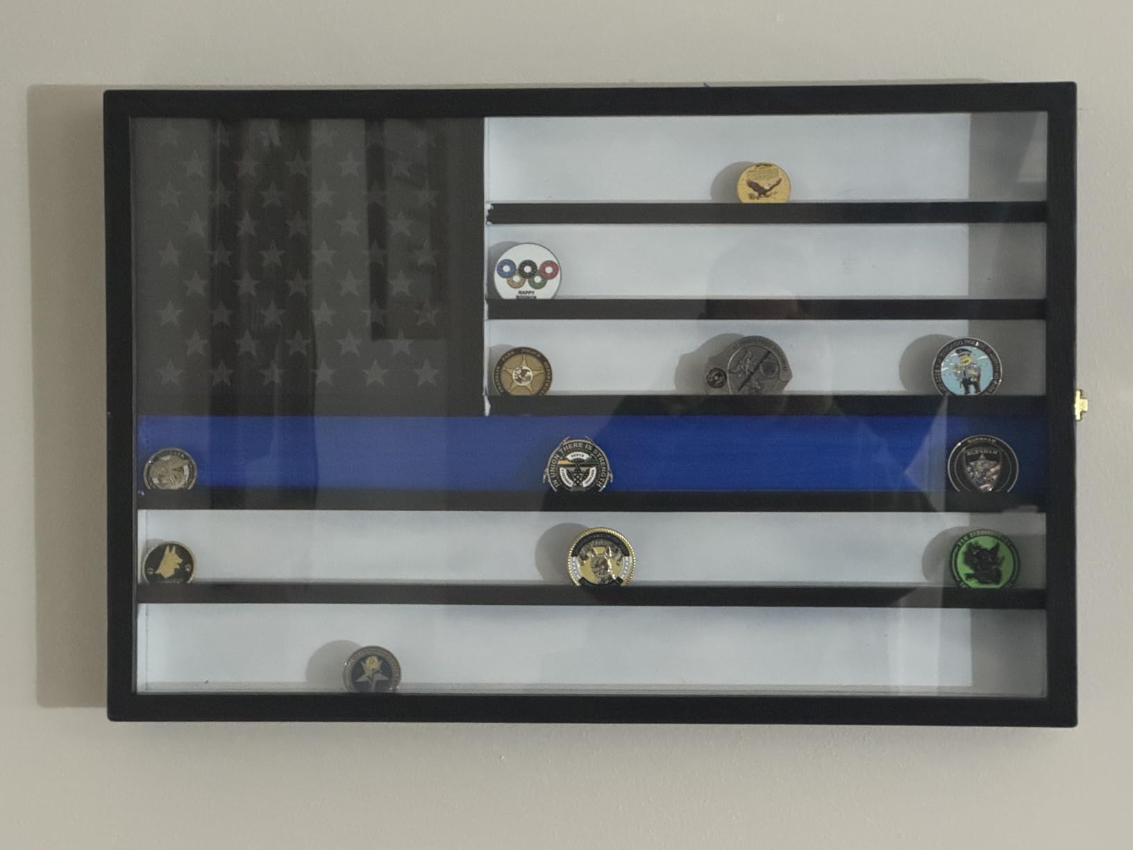 Challenge Coin Display Case, Lockable Military Coin Holder Cabinet with Removable Star Board & HD Tempered Glass Door (27.6