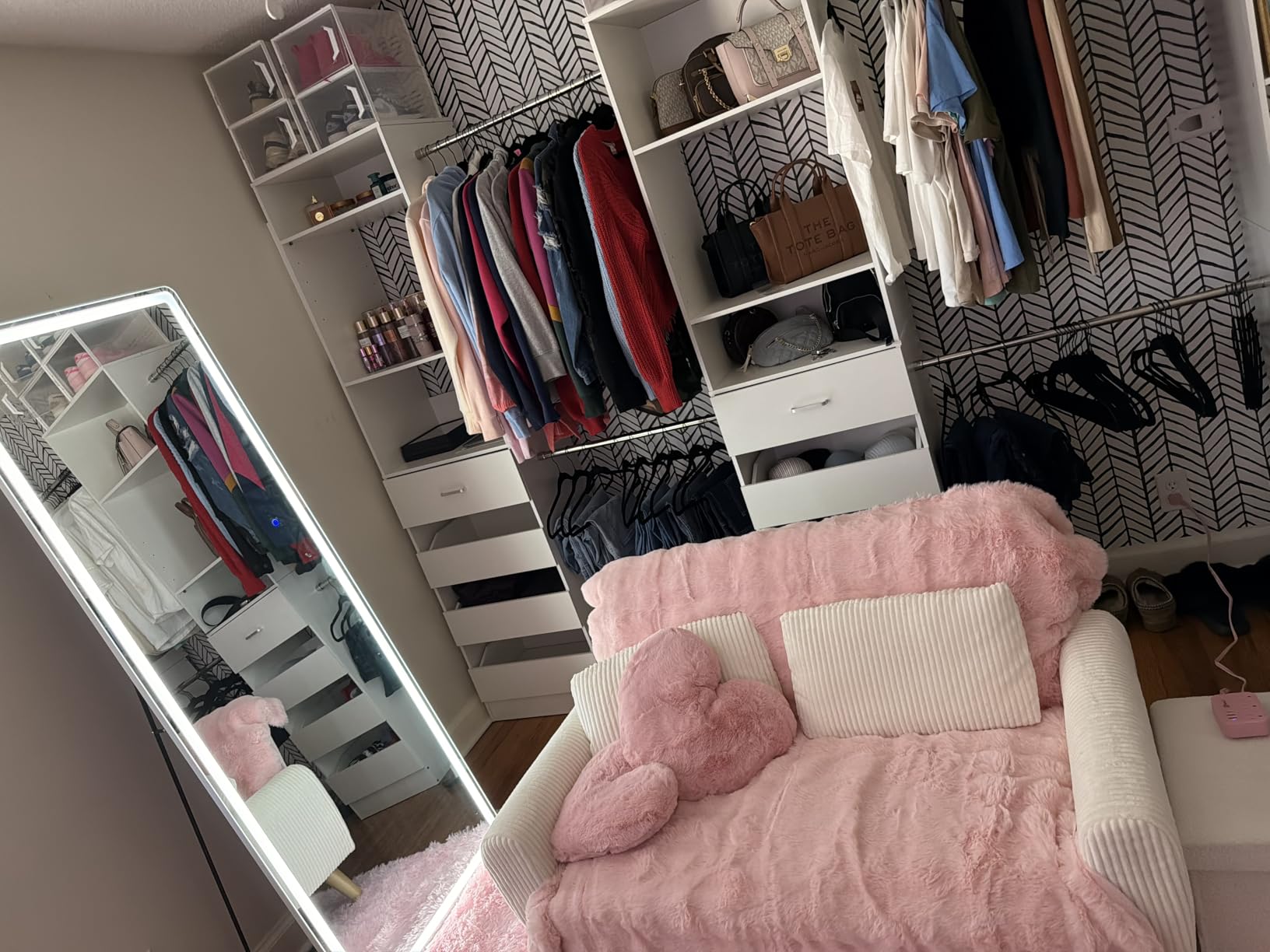 Aheaplus Closet System with 12 Drawers, 8.5-11.5Ft Wood Closet Organizer System with 4 Hanging Rods & 3 Towers, 4Ft & 6Ft L-Shaped Walk-in Closets Wardrobe Organizer Clothes Rack, Set of 3, White customer photo 1