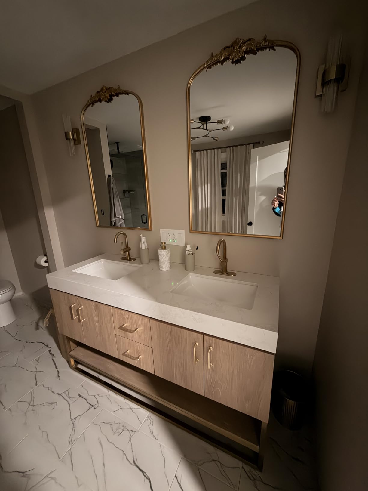 Besdomus Vintage Arched Gold Mirror: 48