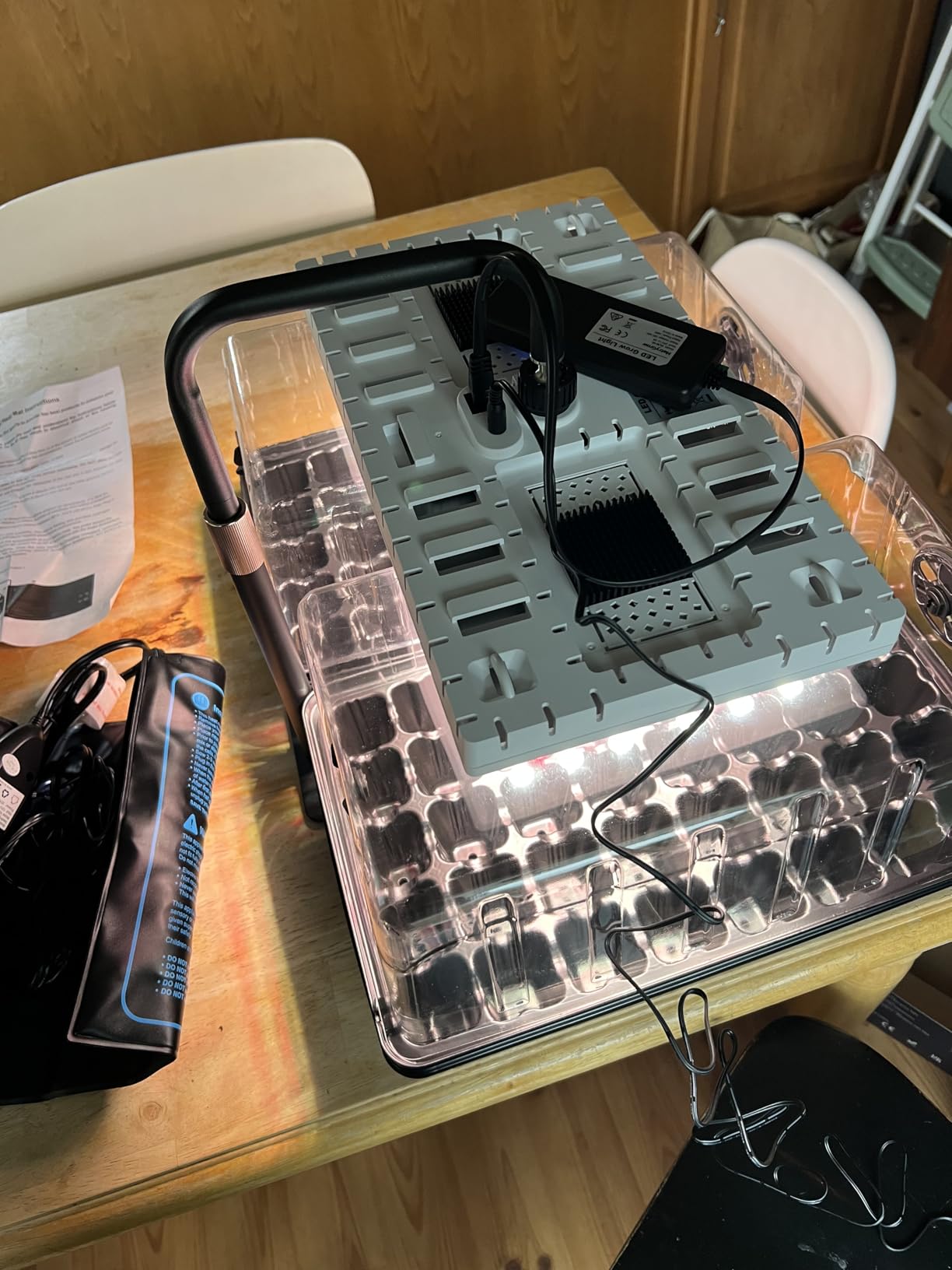 48W Full Spectrum LED Grow Light Seed Starter Kit, 80-Cell Tray with 30W Heating Mat & Adjustable Dome, Waterproof Germination System for Healthy Indoor Seedlings customer photo 1