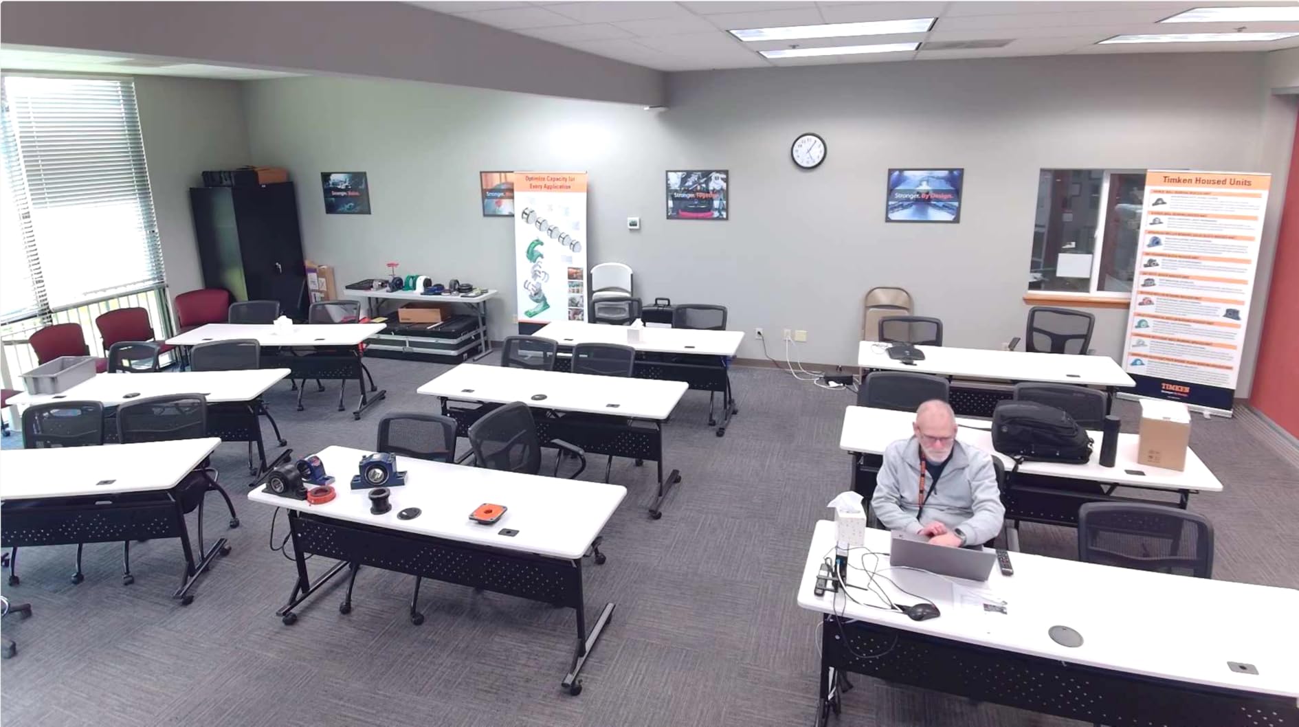 TONGVEO 4K AI Auto Tracking PTZ Conference Camera System with Bluetooth Speakerphone & Microphone, 20X Optical Zoom, USB3.0 HDMI LAN PoE Power Camera for Church Worship, Meetings, Streaming customer photo 1