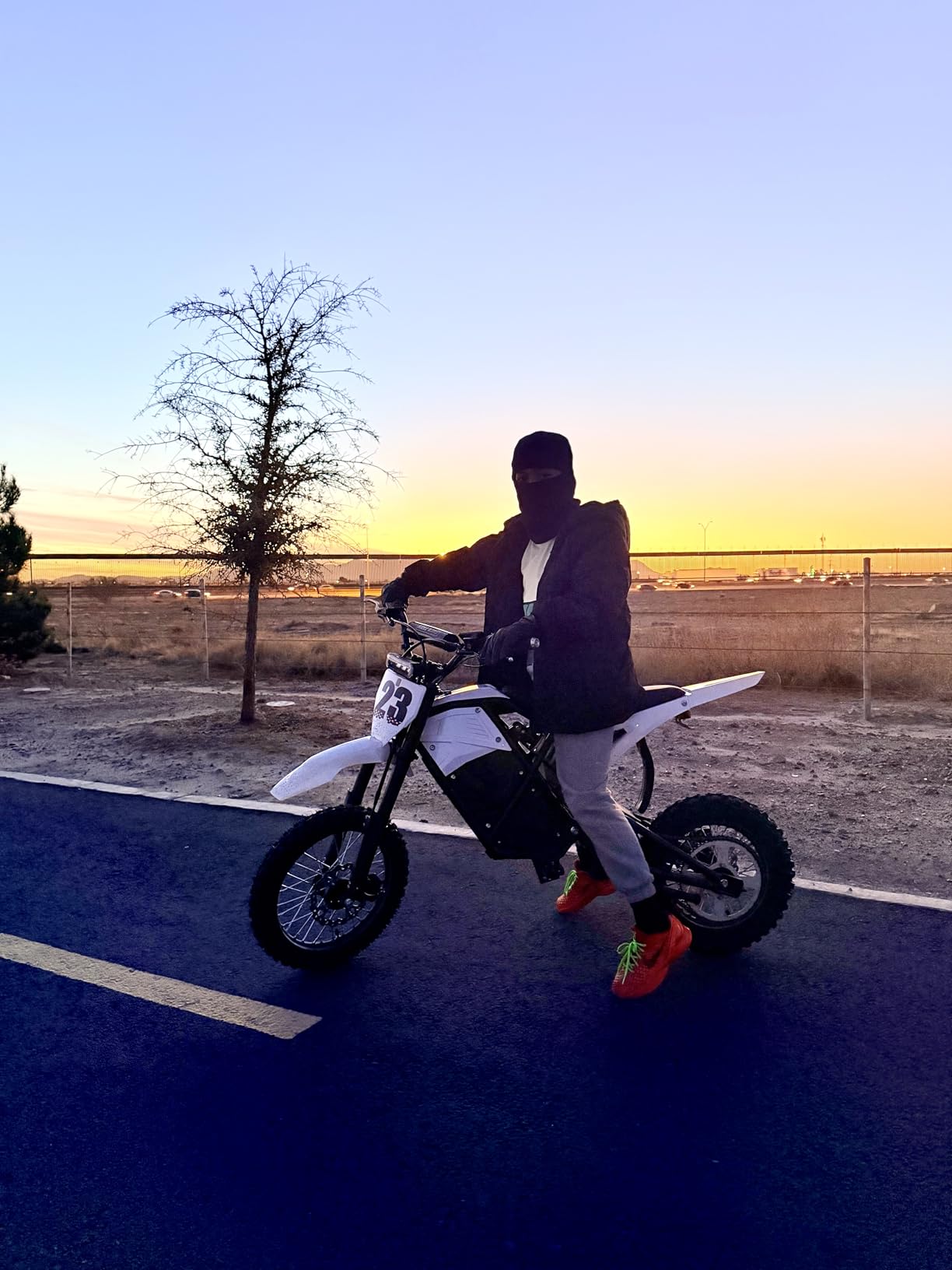 ESKUTE Electric Dirt Bike for Teens Adults, Mid-Drive Motor 3500W Peak, Electric Motorcycle 48V23Ah Battery, Hydraulic Brake, 53Mile, 38mph, Hydraulic Nitrogen Shock Absorbers customer photo 1