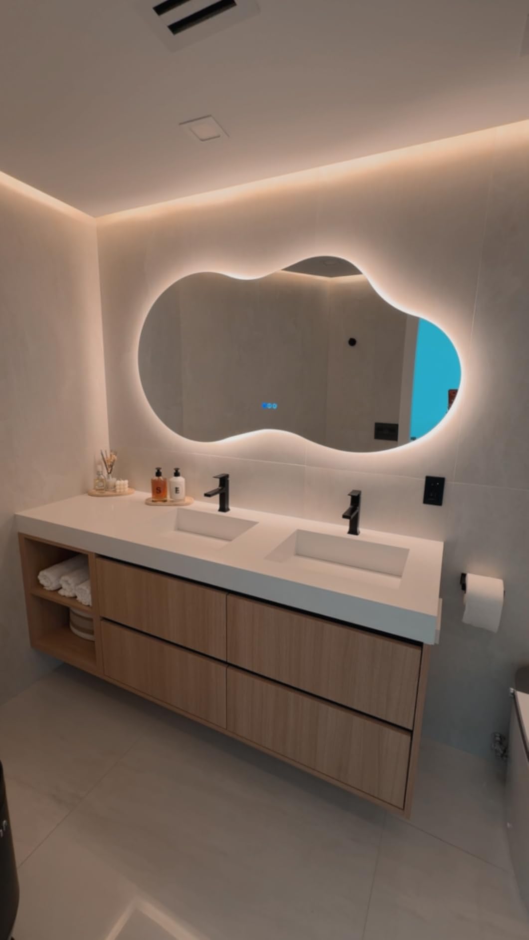 Irregular Led Bathroom Mirror with Lights 20x32 Inch, Asymmetrical Cloud Lighted Vanity Mirror for Wall, Anti-Fog, Dimmable, Memory, 3 Colors, Shatterproof (Horizontal/Vertical) customer photo 1