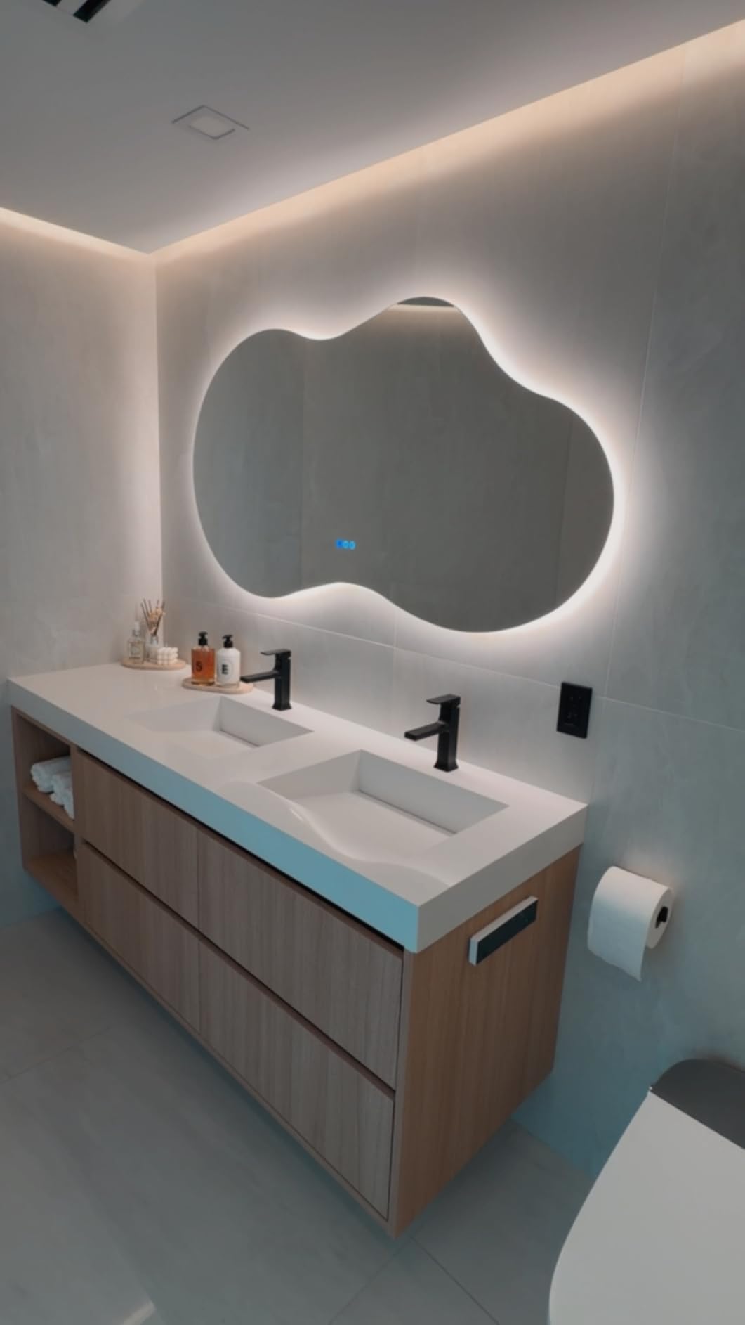 Irregular Led Bathroom Mirror with Lights 20x32 Inch, Asymmetrical Cloud Lighted Vanity Mirror for Wall, Anti-Fog, Dimmable, Memory, 3 Colors, Shatterproof (Horizontal/Vertical) customer photo 2