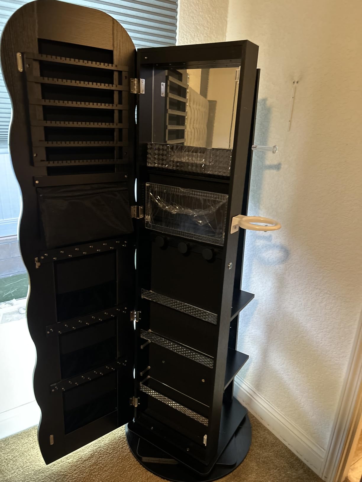 Vlsrka LED Mirror Jewelry Cabinet Standing, 360° Swivel Jewelry Aromire Organizer with Wavy Mirror, Lockable Jewelry Mirror with Storage, Jewelry Cabinet, Interior Mirror, Flodable Shelf, (LED White) customer photo 2