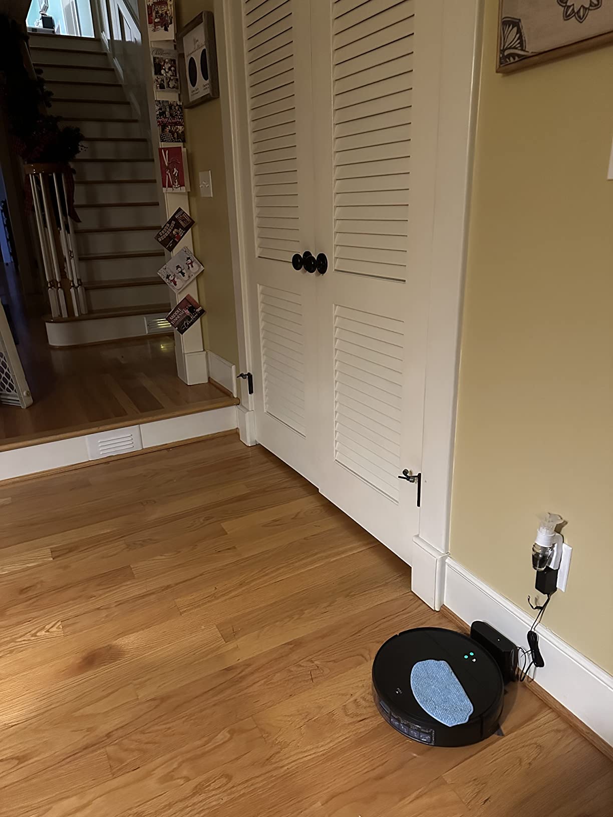 MAMNV Robot Vacuum and Mop, 11500 Pa Suction, 3-in-1 Robotic Vacuum with Smart LiDAR Navigation, 90 Day Self-Emptying, 160 Min Runtime, App/Alexa/Voice Control, Ideal for Pet Hair, Carpet & Hard Floor customer photo 1