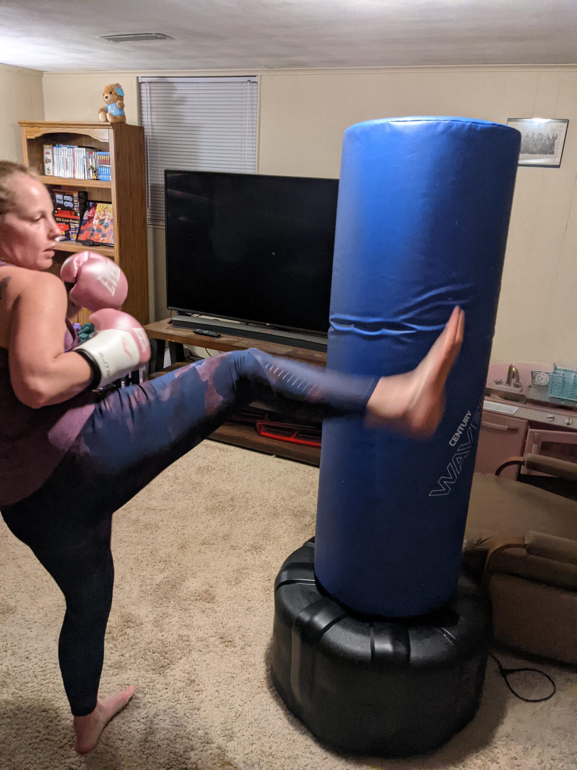 Century Wavemaster XXL | Freestanding Punching Bag with Base | Heavy Bag Boxing Martial Arts Kickboxing Bag customer photo 2