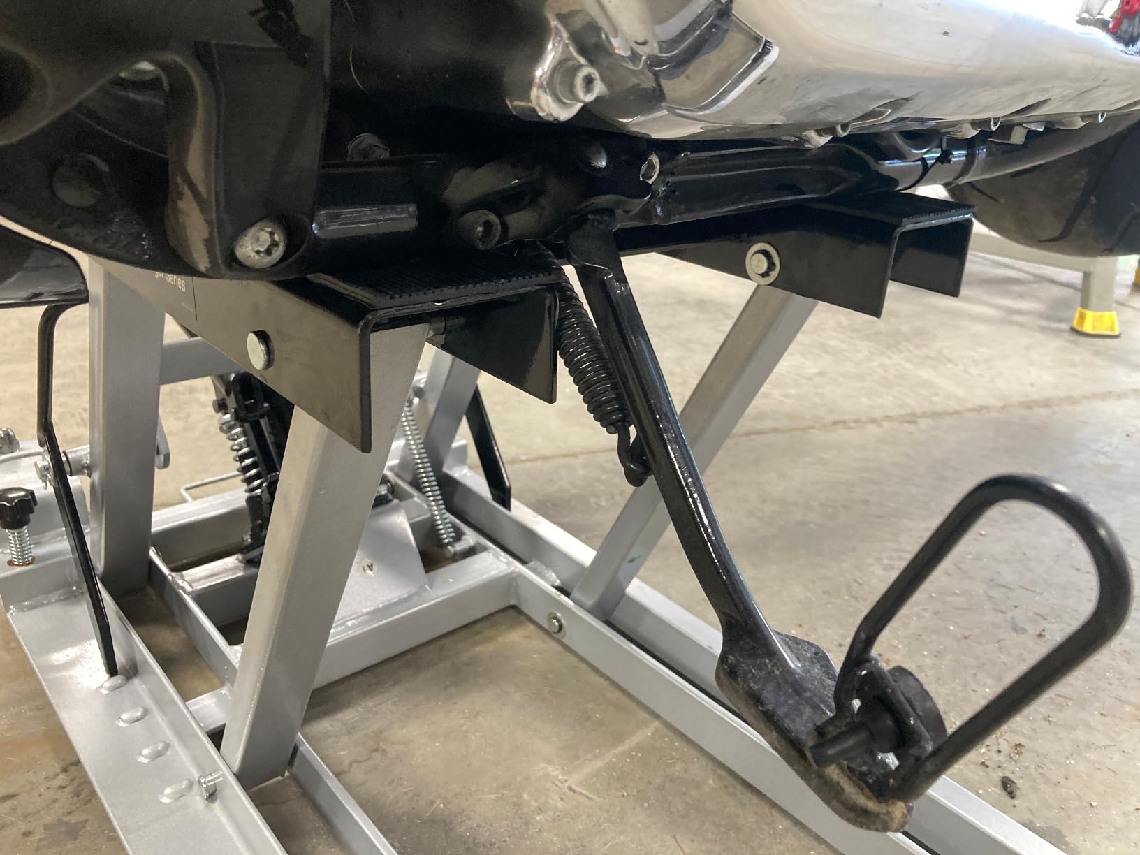 OTC 1545 Ultra Low Profile Motorcycle and ATV Lift with 1,500 lb. Capacity customer photo 2