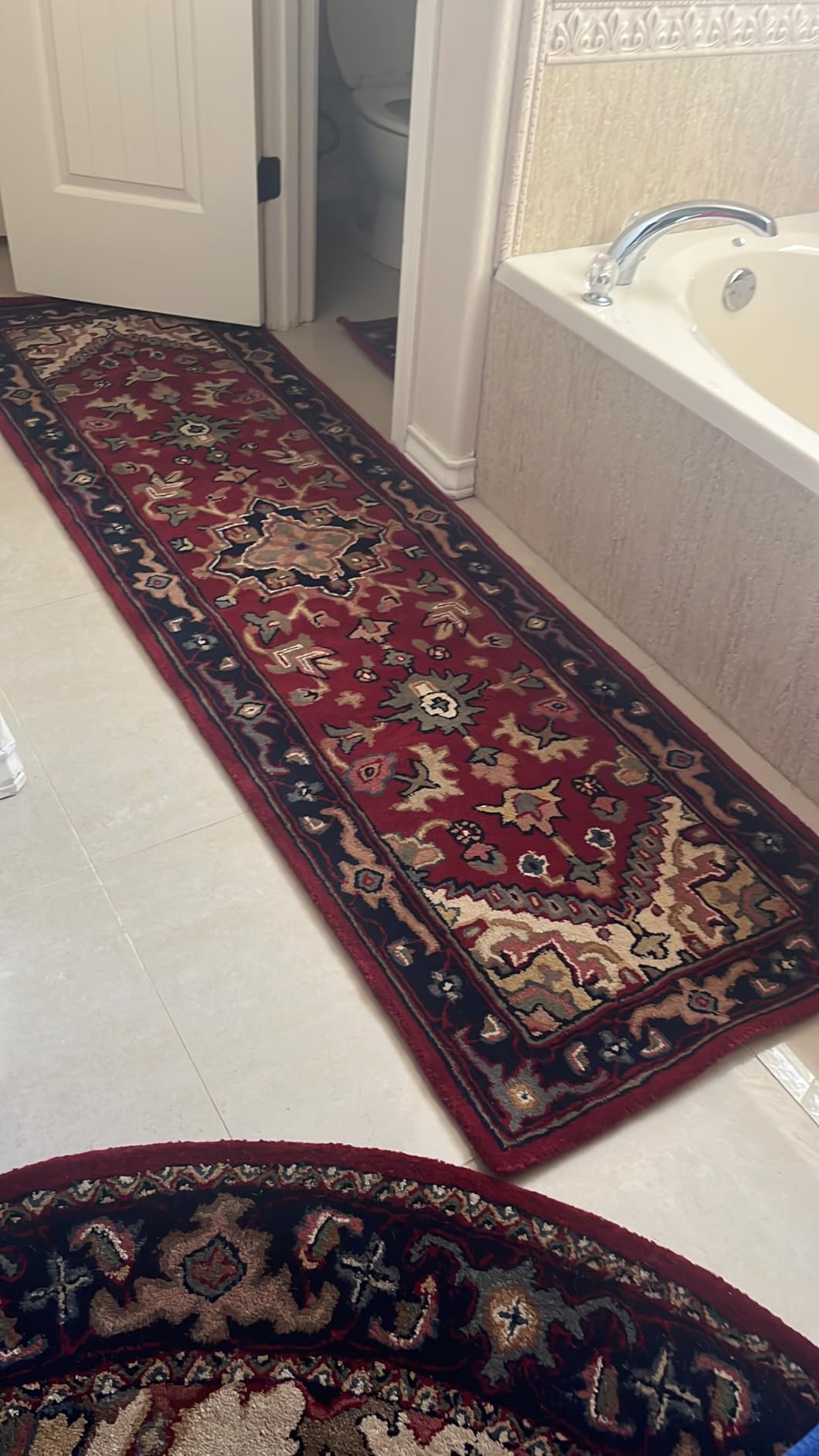 SAFAVIEH Area Rug 5x8 - Heritage Collection - Red, Handmade Wool, Traditional Oriental Medallion Design, Ideal for Living Room, Bedroom, Dining Space (HG625A) customer photo 2