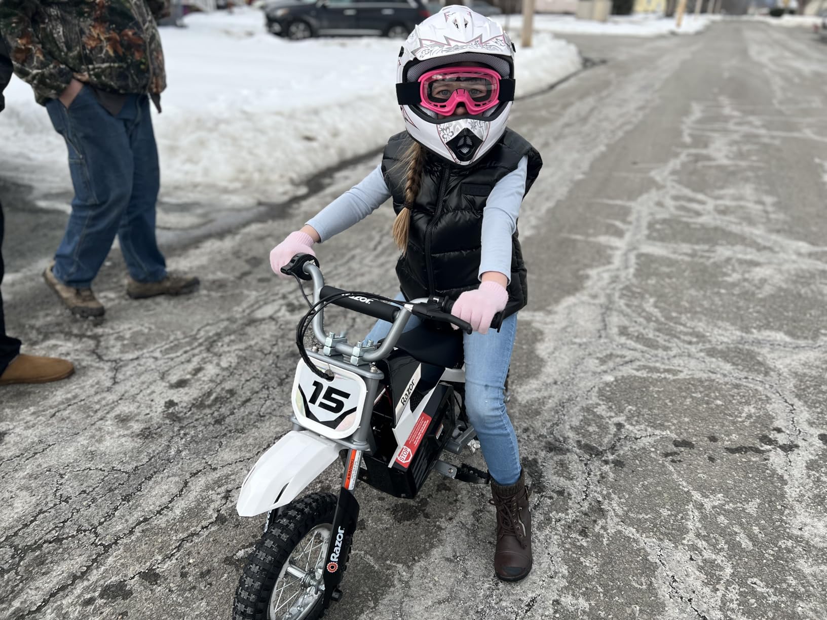 Razor MX400 Dirt Rocket Electric Bike for Kids Ages 8+, 140 Pounds Max Weight, Green - 24-Volt Battery, up to 14 Mph, 30-Minute High Speed Ride Time, Twist-Grip Throttle, 12-Inch Pneumatic Tires customer photo 1