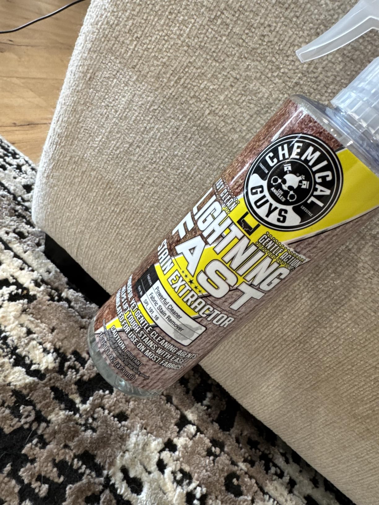 Chemical Guys Lightning Fast Carpet and Upholstery Stain Extractor - Chemical Guys Carpet Cleaner, Great for Fabric, Upholstery, Cars, Home, Office, Furniture, and More, Fresh Scent - 16 oz customer photo 2