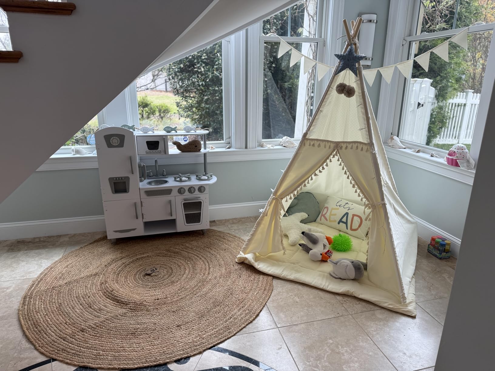 KidKraft Vintage Wooden Play Kitchen with Pretend Ice Maker and Play Phone, White customer photo 2