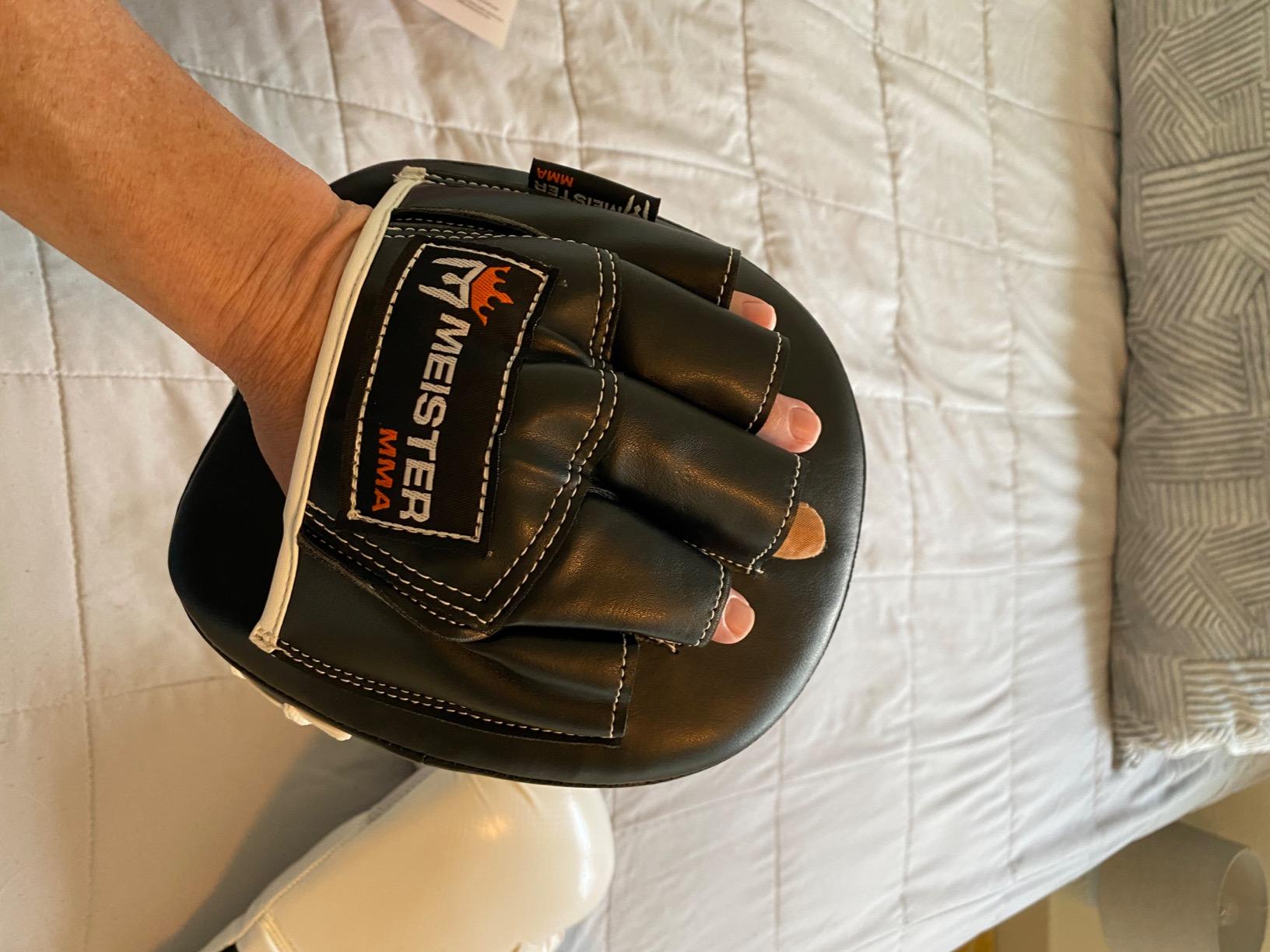 Cowhide Leather Curved Focus Mitts w/Wrist Support (Pair) customer photo 1