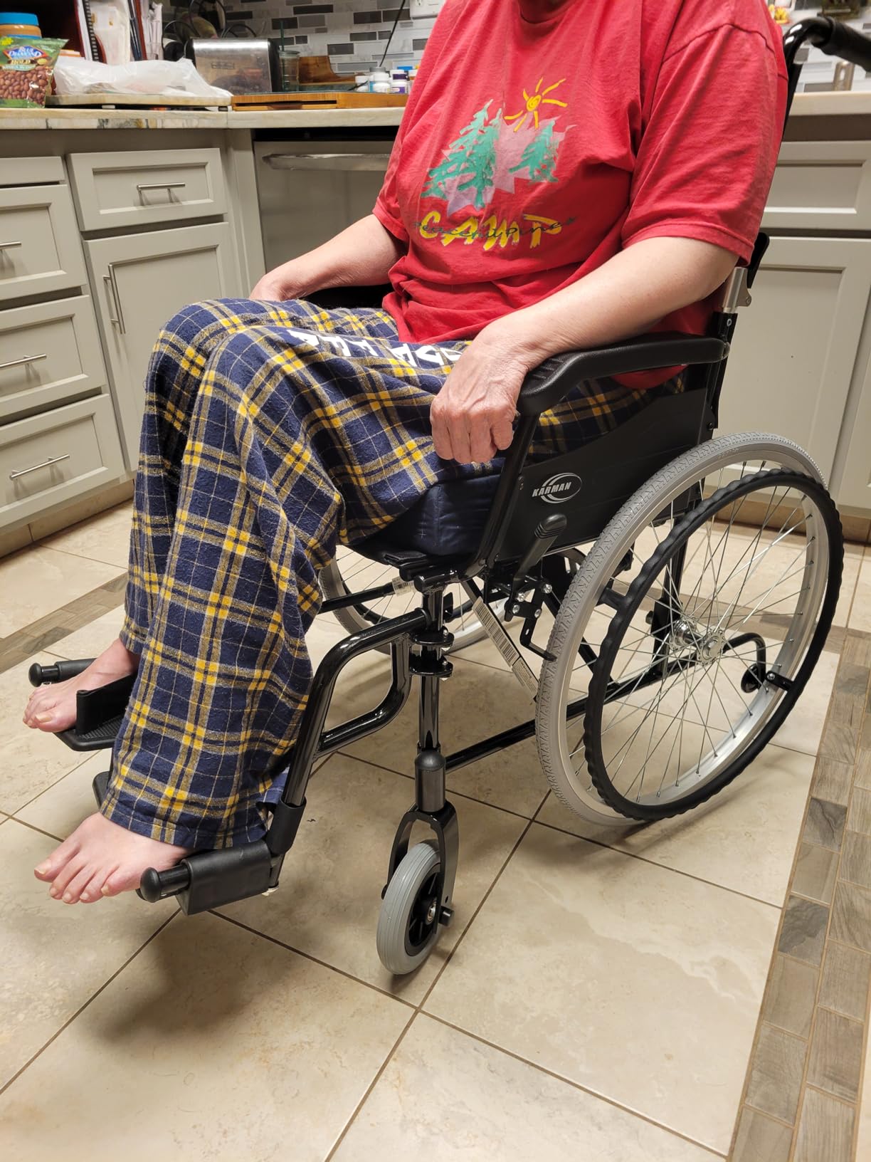 Karman 24 pounds LT-980 Ultra Lightweight Wheelchair Black customer photo 2